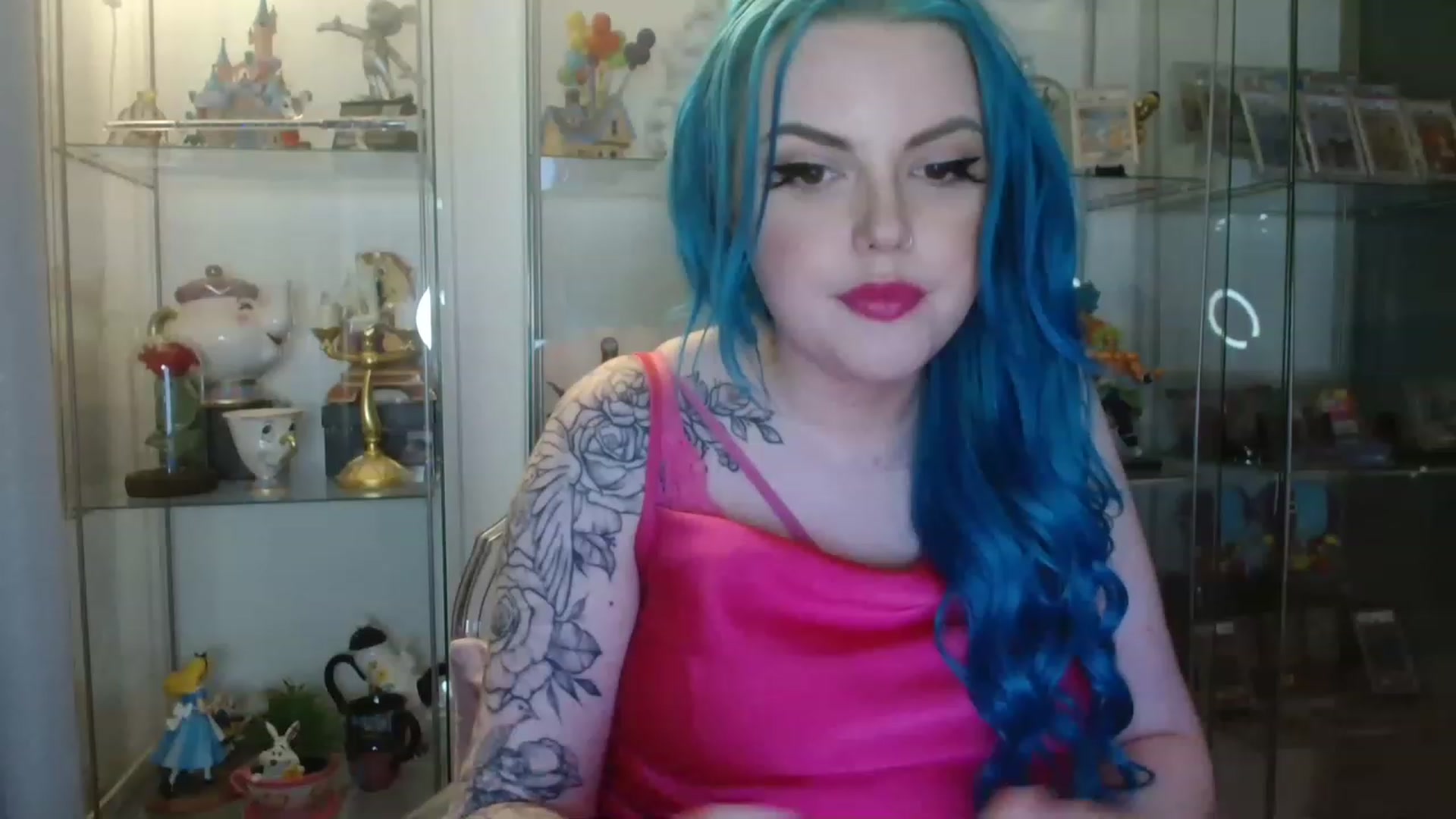 Gallery image thumbnail from BBlue_bird's myfreecams stream on, 04/15/2023, 21:26 image 3 of 20