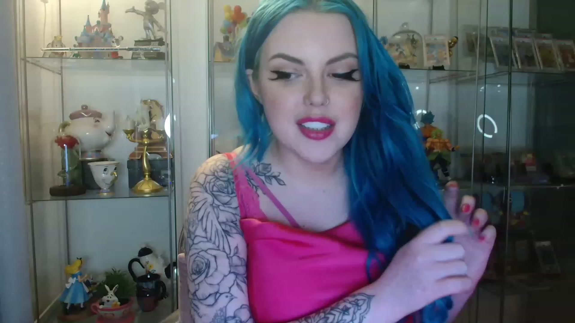 Gallery image thumbnail from BBlue_bird's myfreecams stream on, 04/15/2023, 21:26 image 7 of 20