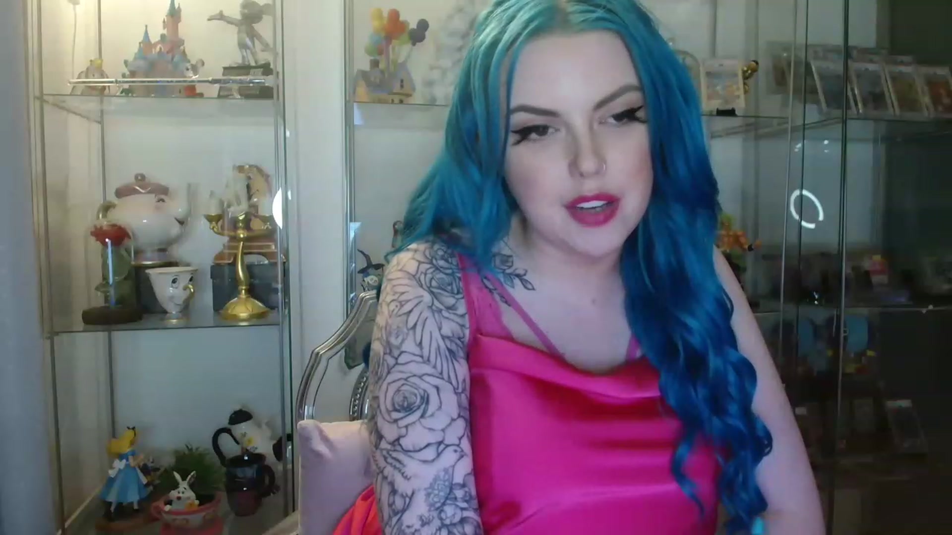Gallery image thumbnail from BBlue_bird's myfreecams stream on, 04/15/2023, 21:26 image 12 of 20