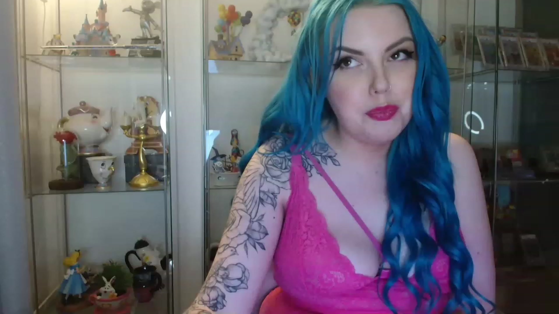 Gallery image thumbnail from BBlue_bird's myfreecams stream on, 04/15/2023, 21:26 image 18 of 20