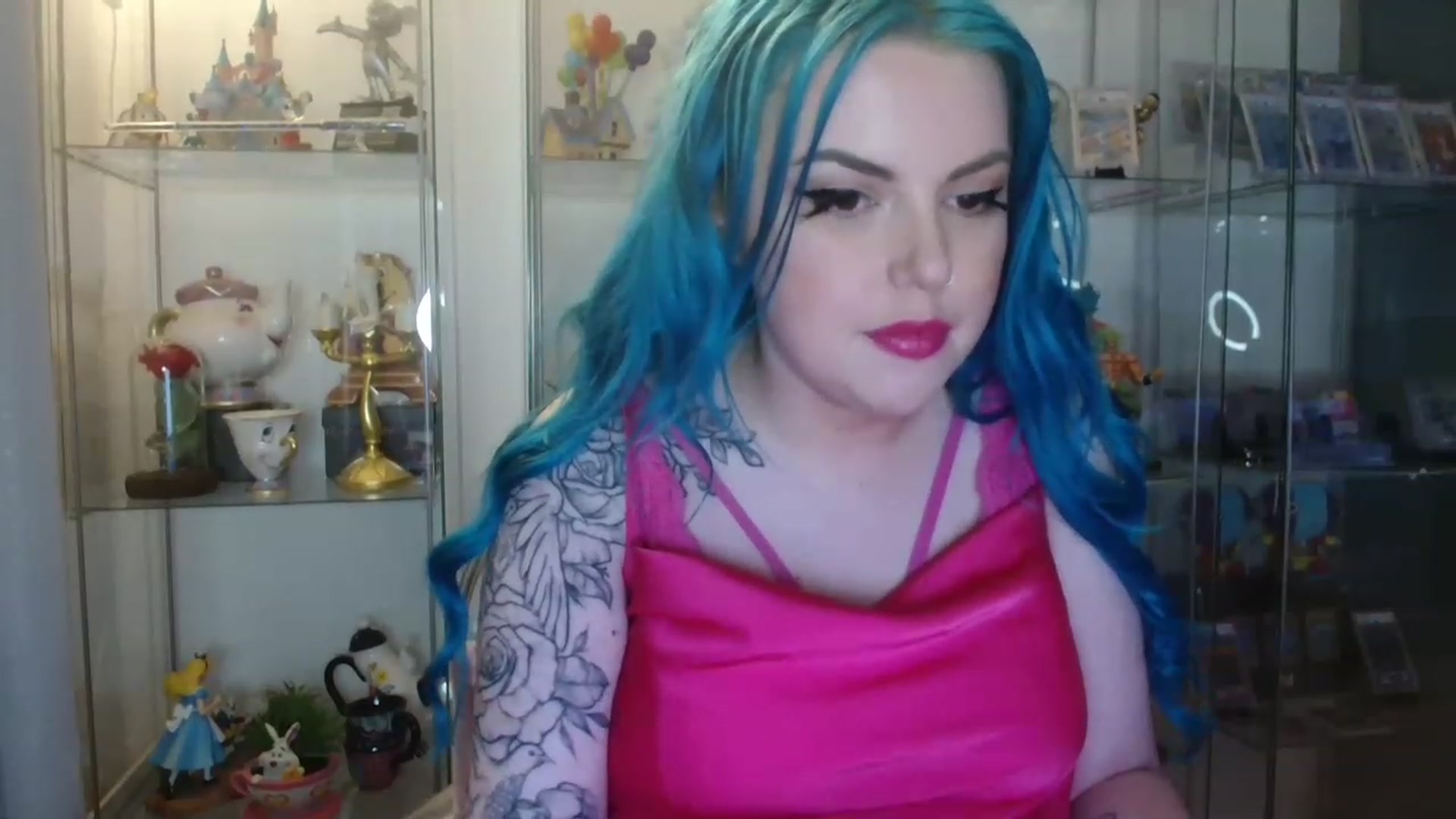 Gallery image thumbnail from BBlue_bird's myfreecams stream on, 04/15/2023, 21:26 image 8 of 20