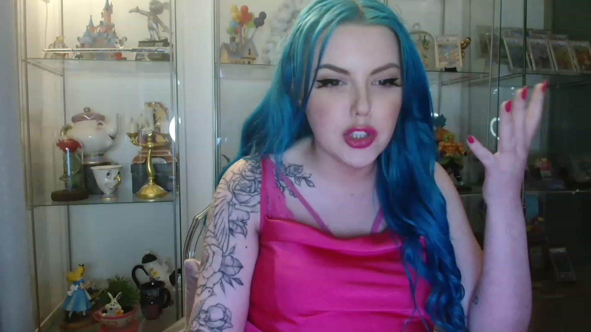 Gallery image thumbnail from BBlue_bird's myfreecams stream on, 04/15/2023, 21:26 image 10 of 20