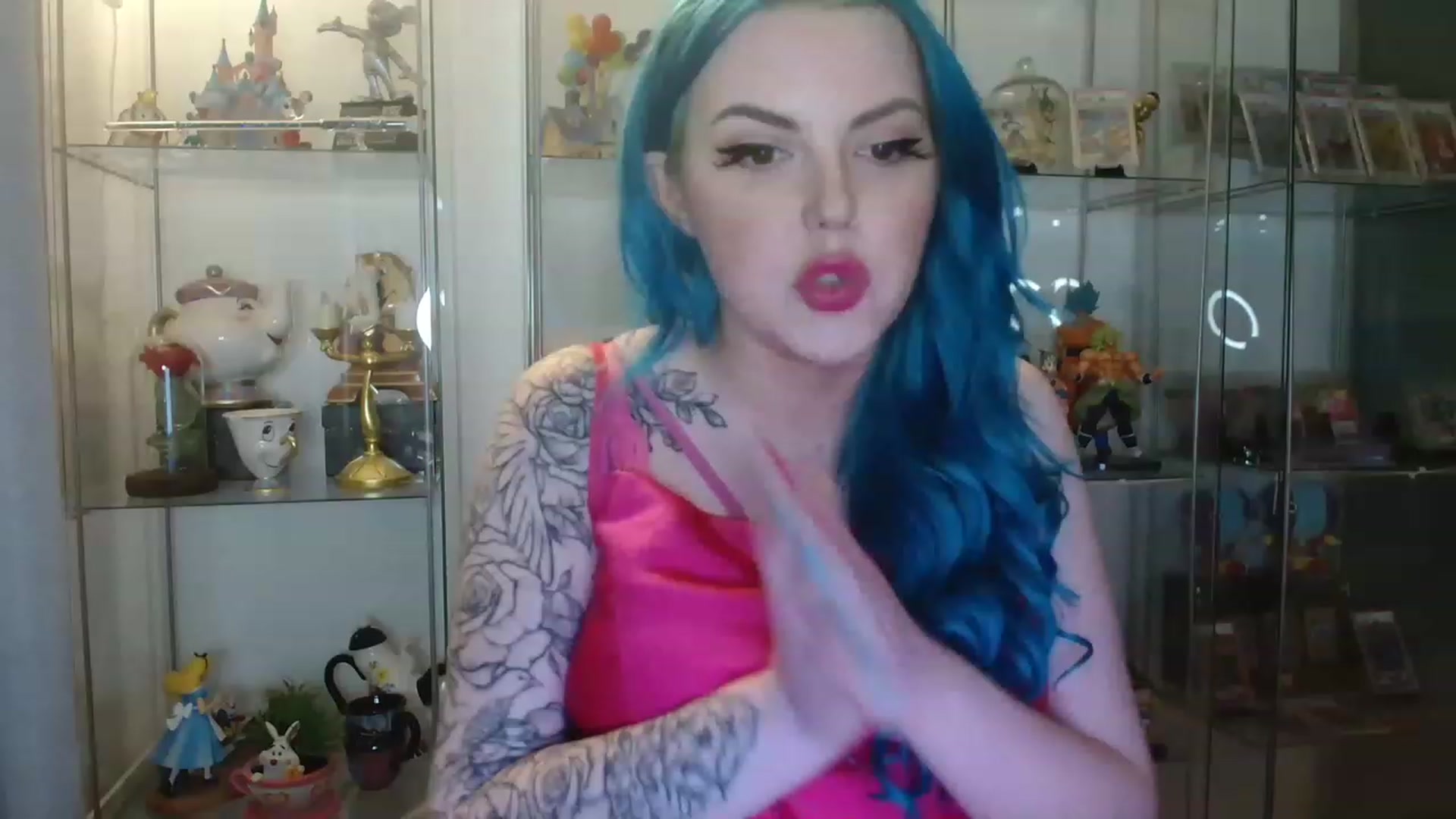 Gallery image thumbnail from BBlue_bird's myfreecams stream on, 04/15/2023, 21:26 image 5 of 20