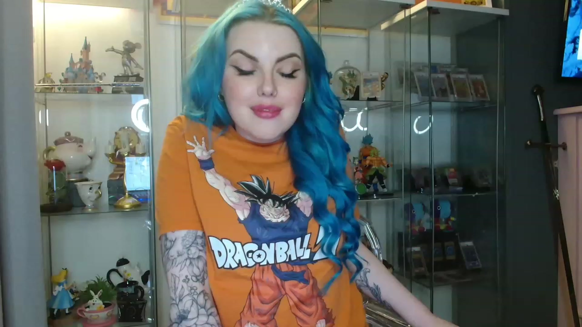 Gallery image thumbnail from BBlue_bird's myfreecams stream on, 05/06/2023, 23:29 image 2 of 20