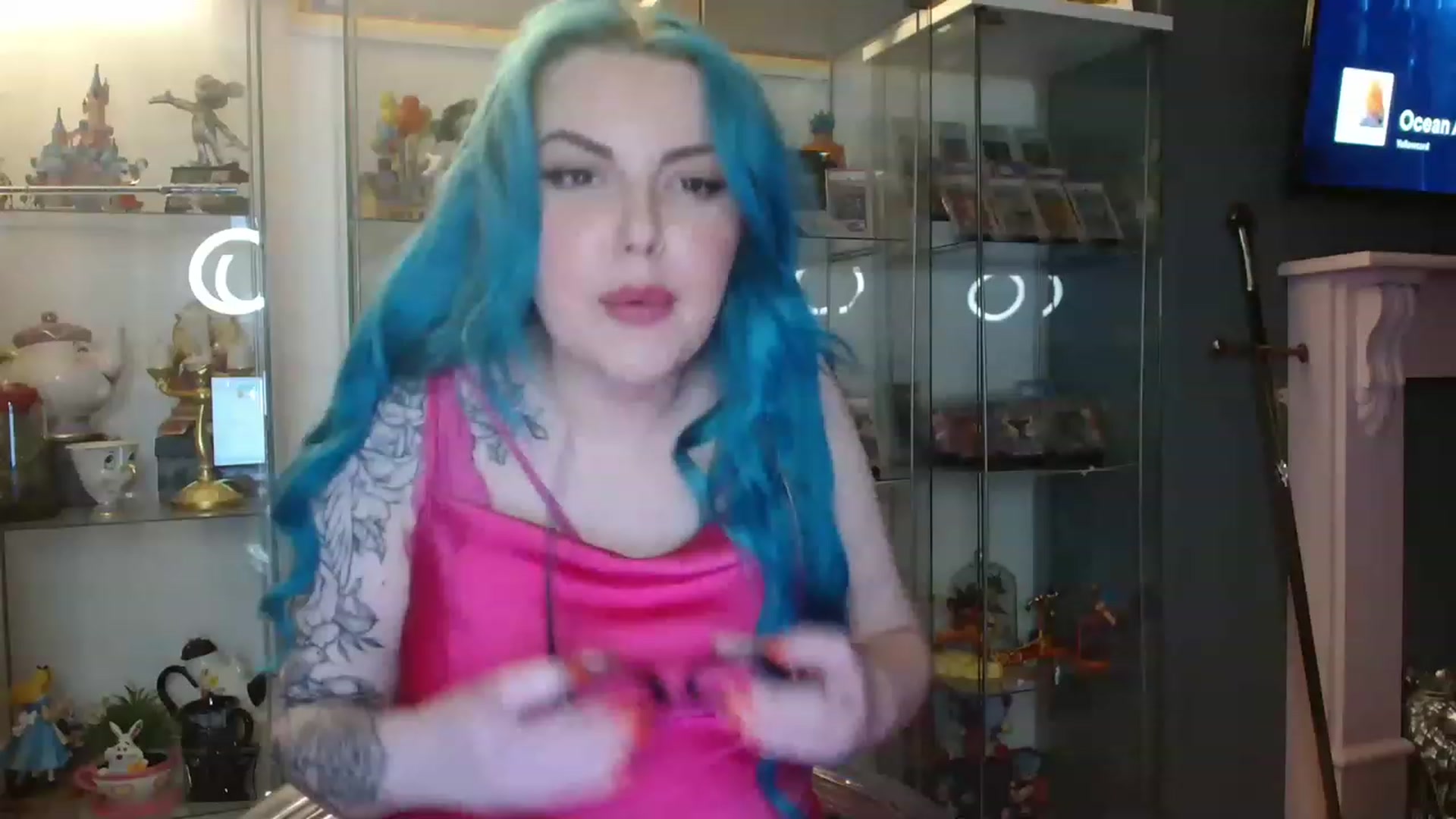 Gallery image thumbnail from BBlue_bird's myfreecams stream on, 05/12/2023, 22:00 image 8 of 20