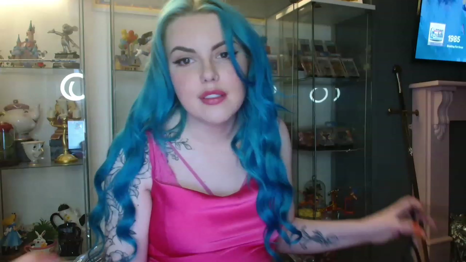 Gallery image thumbnail from BBlue_bird's myfreecams stream on, 05/12/2023, 22:00 image 19 of 20