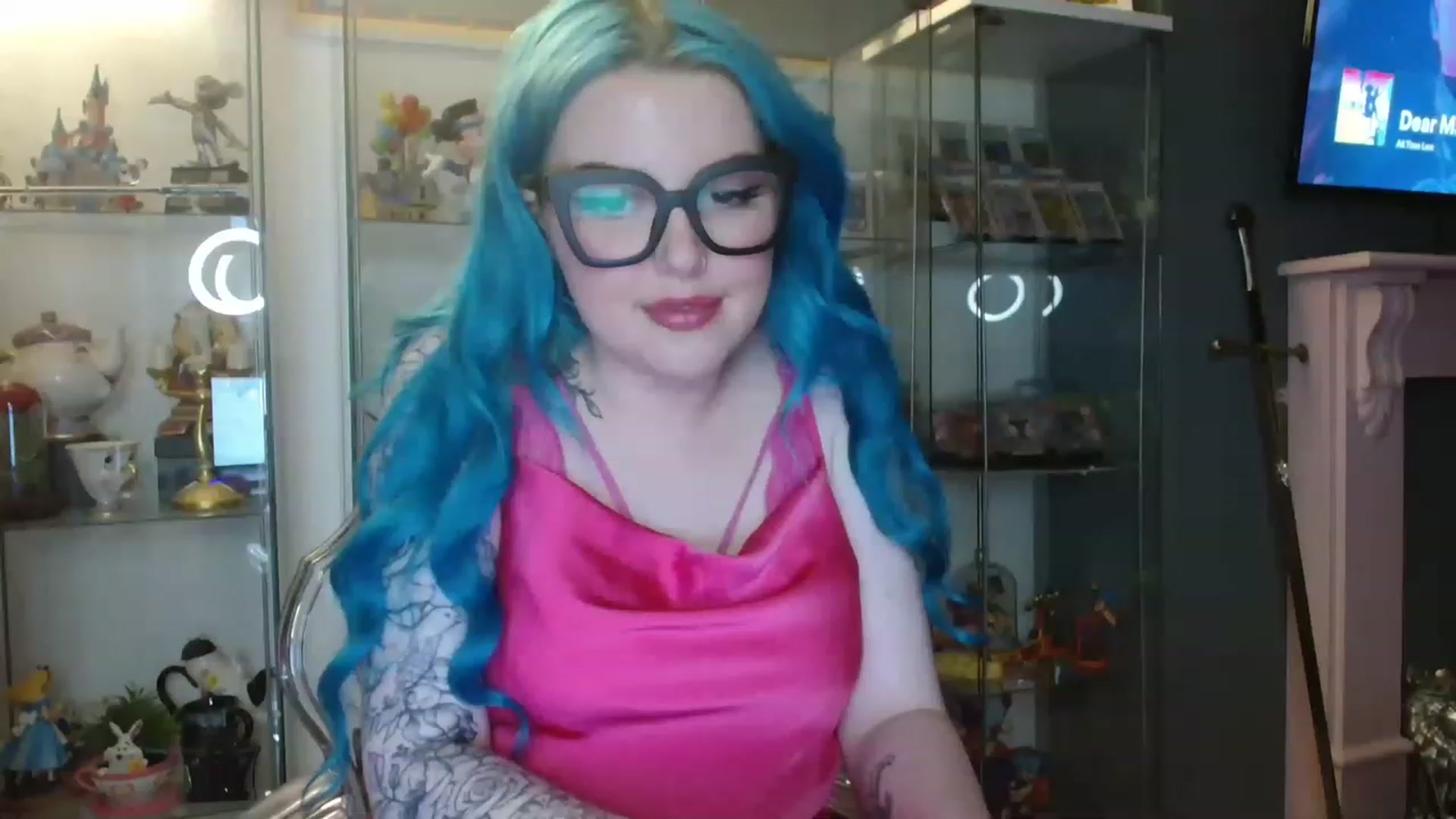 Gallery image thumbnail from BBlue_bird's myfreecams stream on, 05/12/2023, 22:00 image 2 of 20