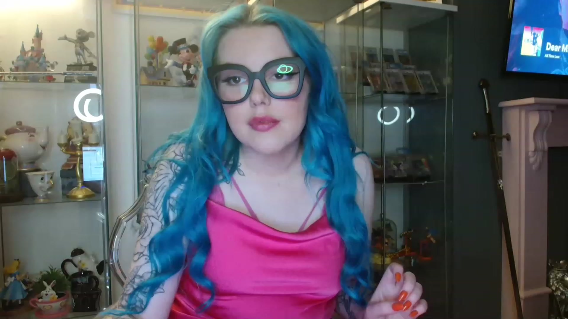 Gallery image thumbnail from BBlue_bird's myfreecams stream on, 05/12/2023, 22:00 image 4 of 20