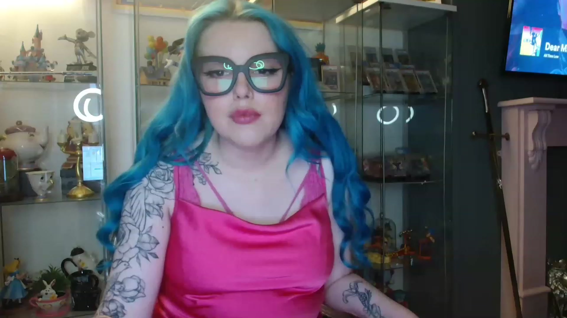 Gallery image thumbnail from BBlue_bird's myfreecams stream on, 05/12/2023, 22:00 image 3 of 20