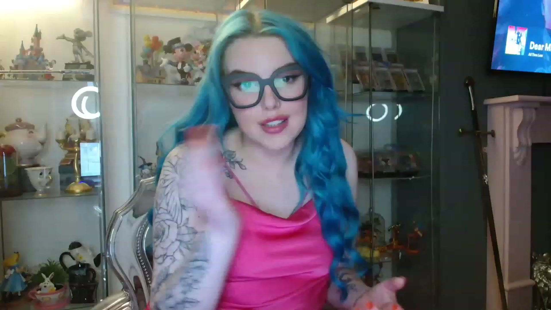 Gallery image thumbnail from BBlue_bird's myfreecams stream on, 05/12/2023, 22:00 image 5 of 20