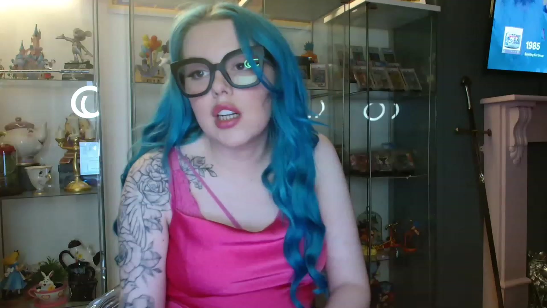 Gallery image thumbnail from BBlue_bird's myfreecams stream on, 05/12/2023, 22:00 image 18 of 20