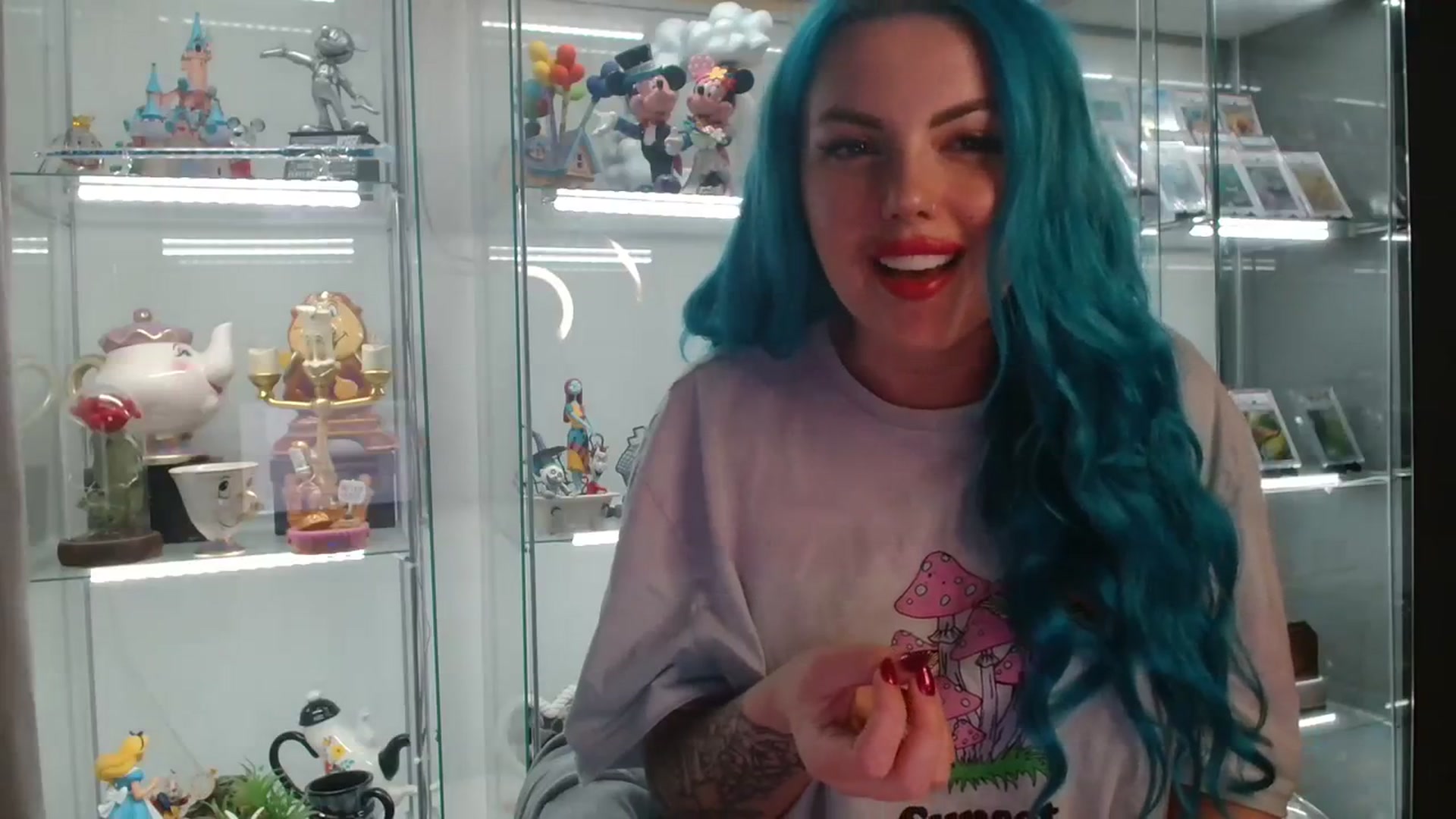 Gallery image thumbnail from BBlue_bird's myfreecams stream on, 09/15/2023, 23:28 image 3 of 20