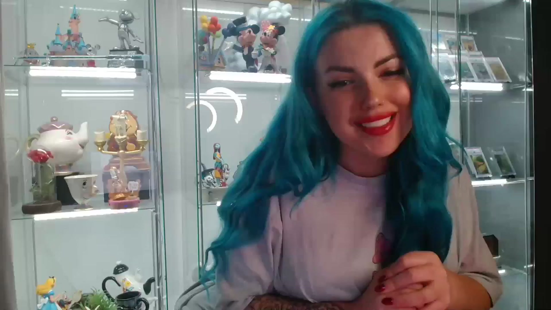 Gallery image thumbnail from BBlue_bird's myfreecams stream on, 09/15/2023, 23:28 image 2 of 20