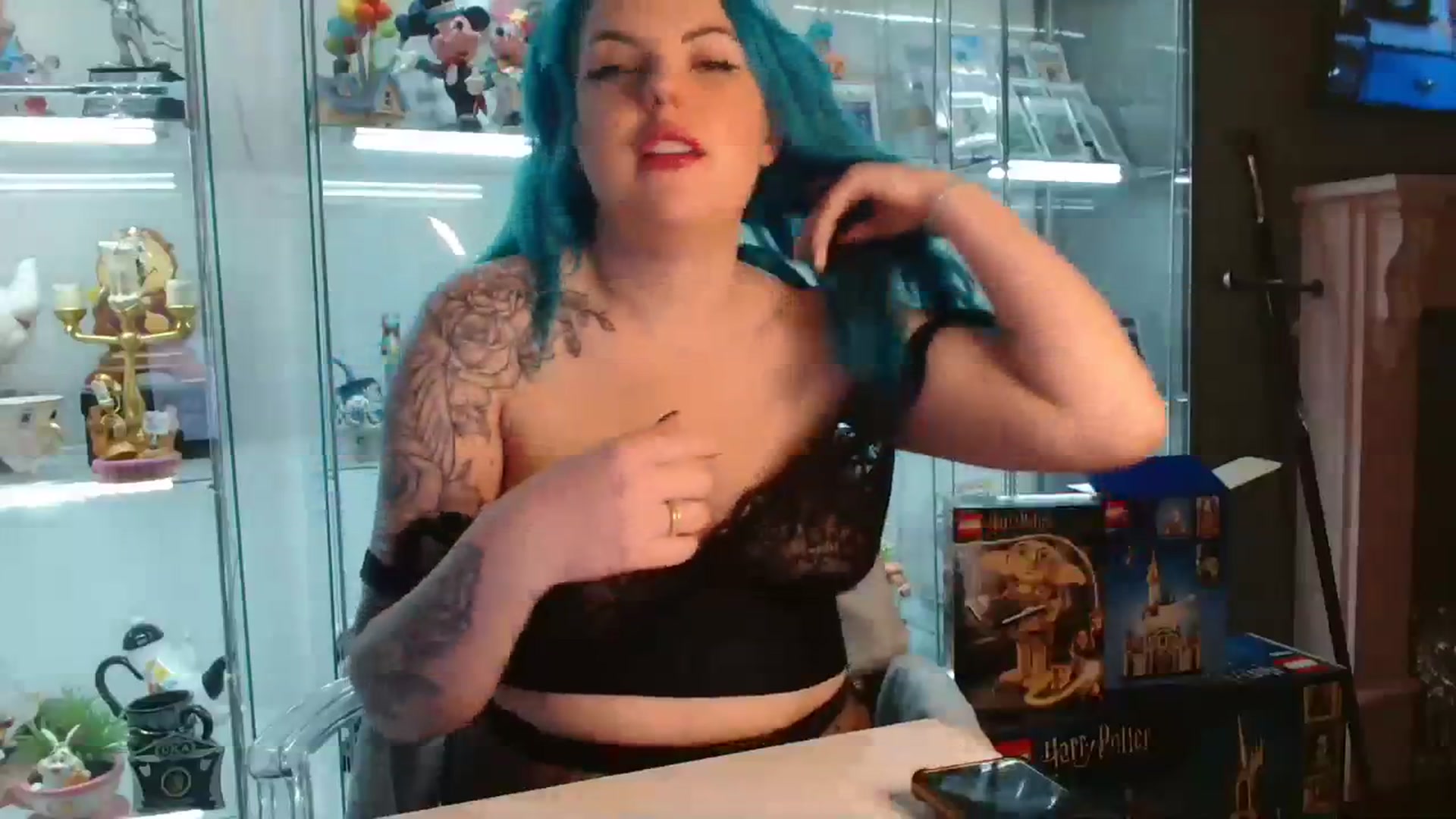 Gallery image thumbnail from BBlue_bird's myfreecams stream on, 01/05/2024, 23:56 image 5 of 20