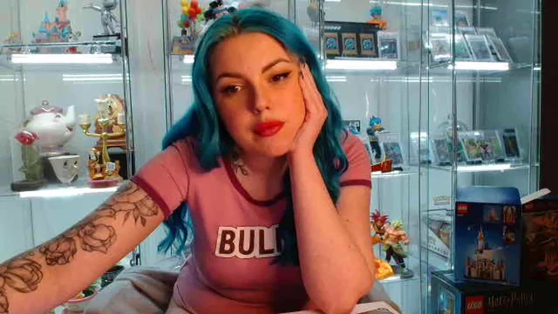 Gallery image thumbnail from BBlue_bird's myfreecams stream on, 01/10/2024, 22:53 image 12 of 20