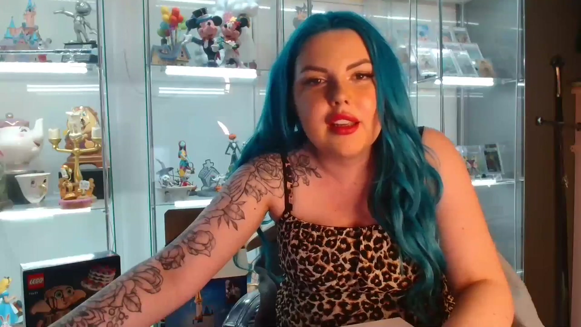 Gallery image thumbnail from BBlue_bird's myfreecams stream on, 03/03/2024, 01:11 image 2 of 20