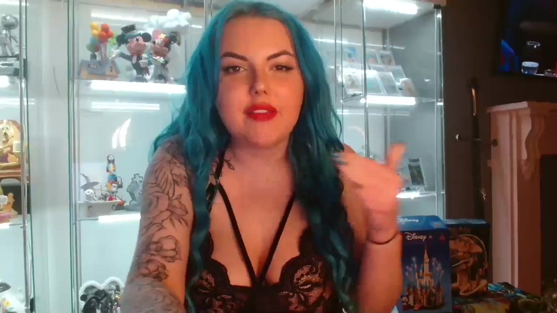 Gallery image thumbnail from BBlue_bird's myfreecams stream on, 03/30/2024, 24:17 image 2 of 20