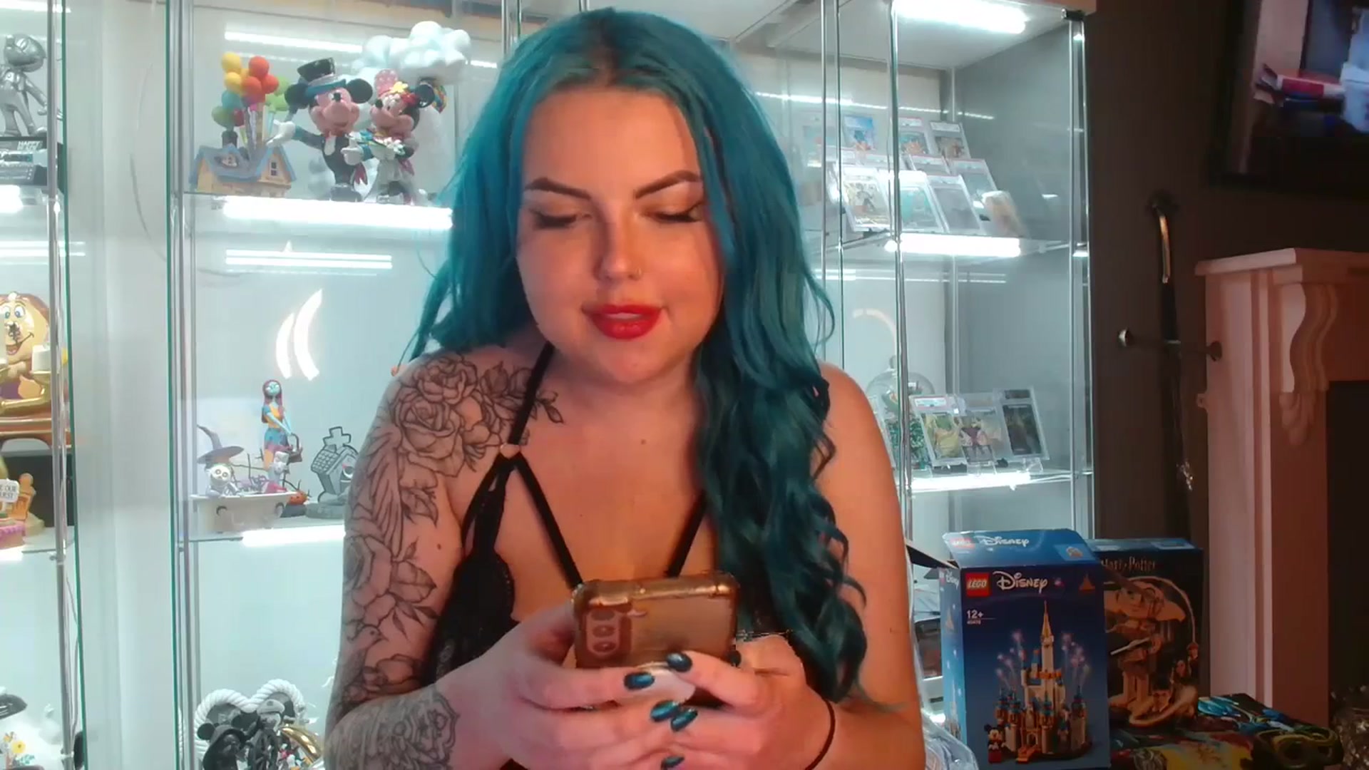 Gallery image thumbnail from BBlue_bird's myfreecams stream on, 03/30/2024, 24:17 image 4 of 20