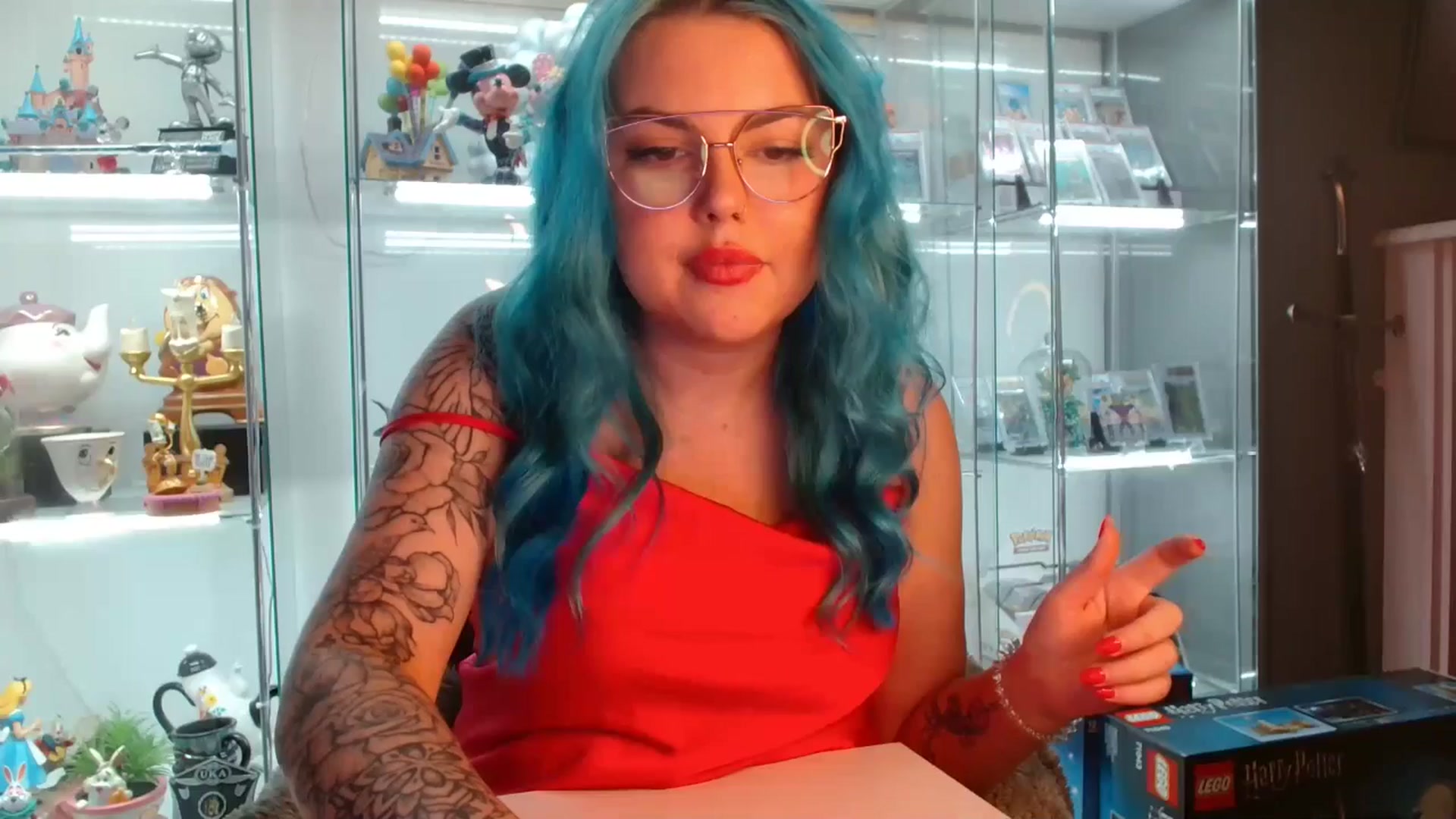 Gallery image thumbnail from BBlue_bird's myfreecams stream on, 04/26/2024, 23:50 image 10 of 20