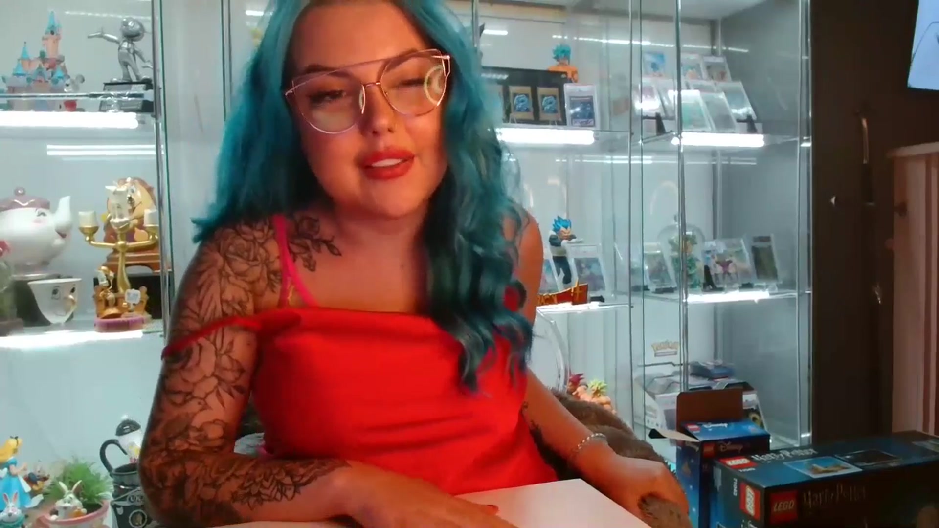 Gallery image thumbnail from BBlue_bird's myfreecams stream on, 04/26/2024, 23:50 image 8 of 20