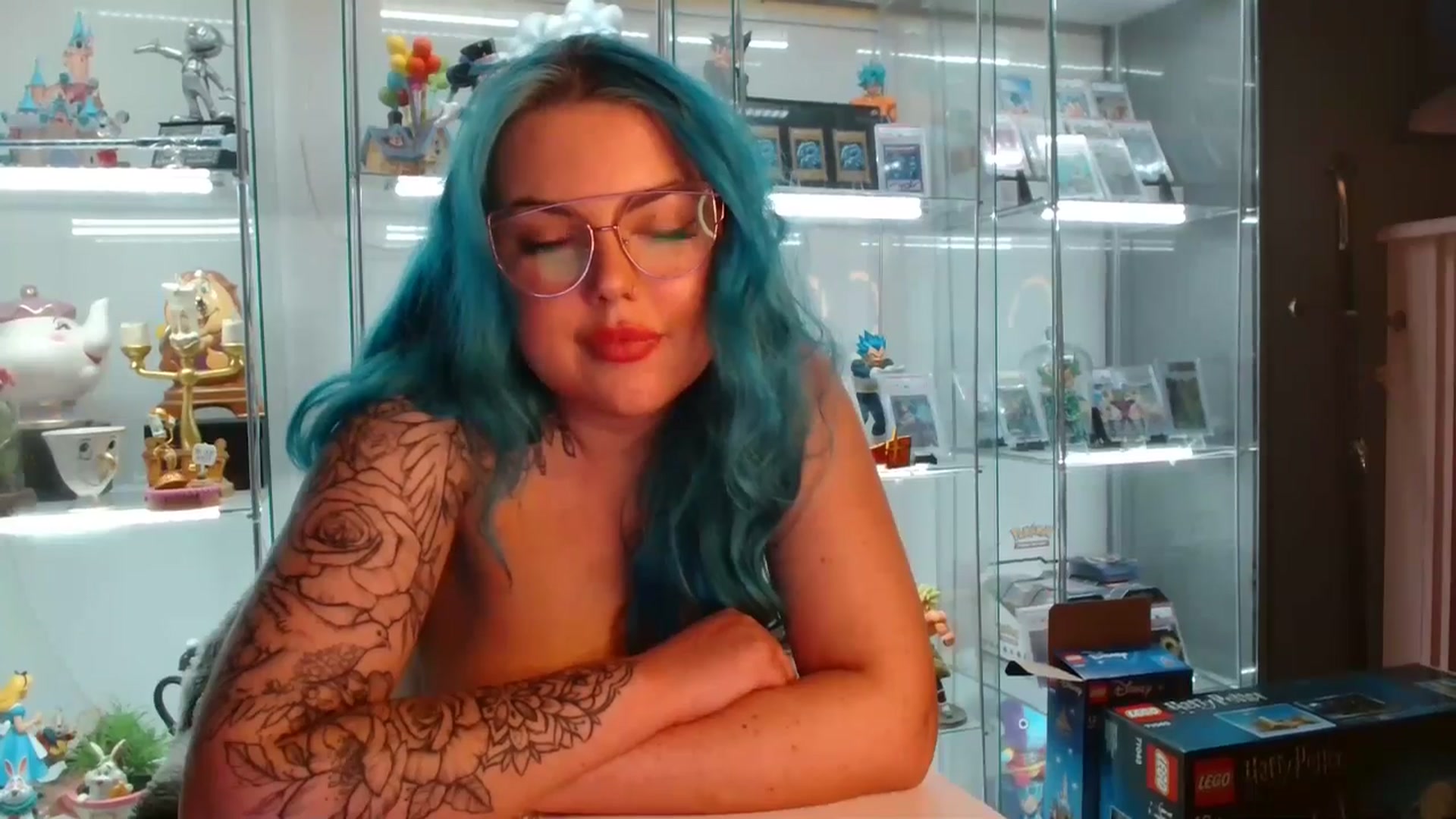 Gallery image thumbnail from BBlue_bird's myfreecams stream on, 04/26/2024, 23:50 image 16 of 20
