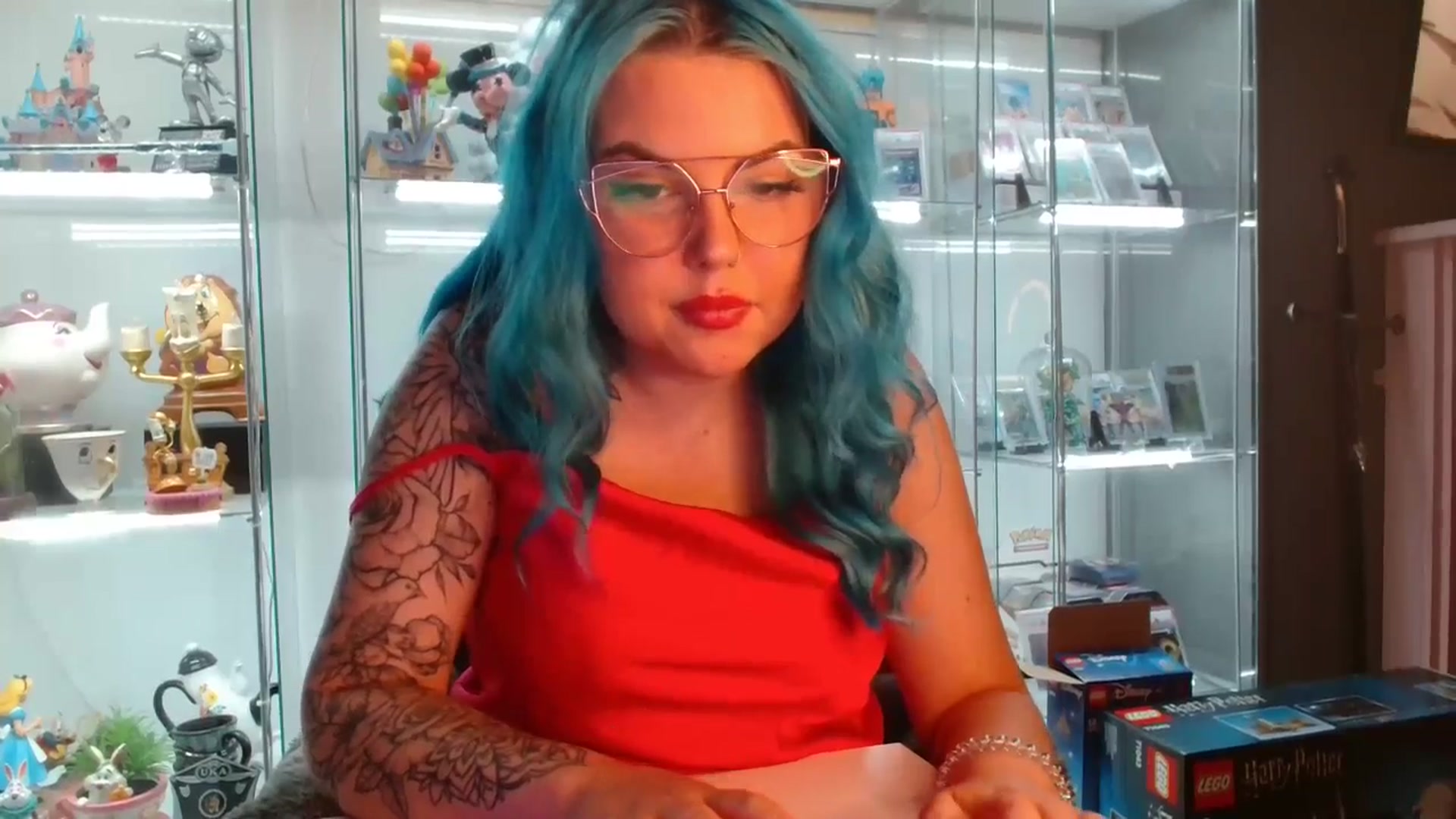Gallery image thumbnail from BBlue_bird's myfreecams stream on, 04/26/2024, 23:50 image 9 of 20