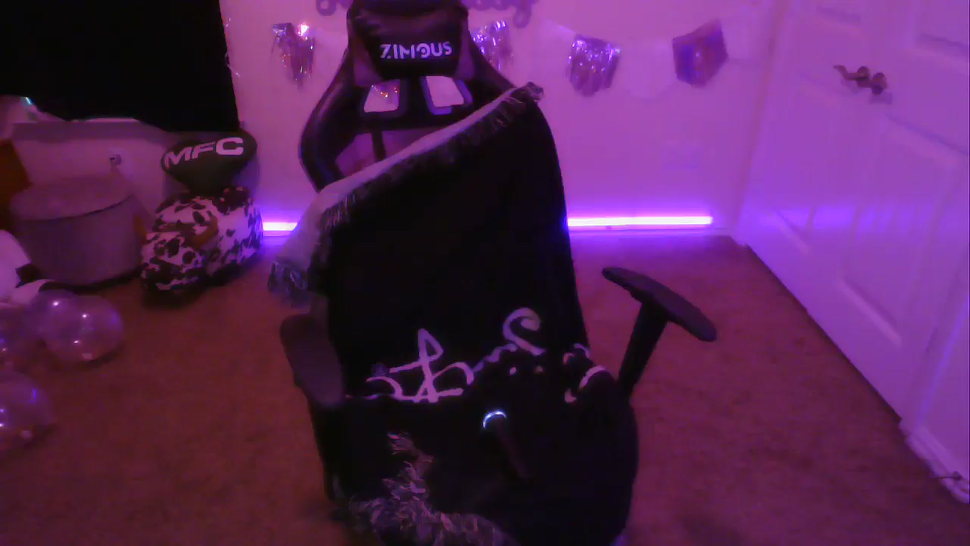 Gallery image thumbnail from BDAYSarah94's myfreecams stream on, 07/26/2025, 02:23 image 2 of 20