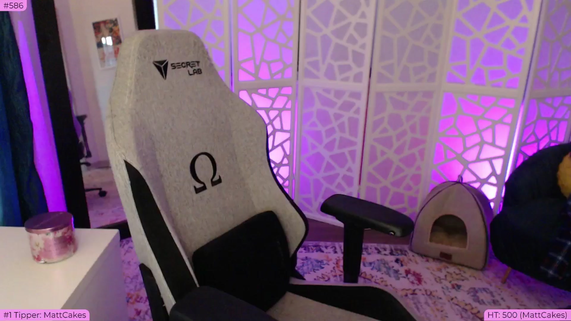 Gallery image thumbnail from BDAYTeecake's myfreecams stream on, 06/22/2024, 02:16 image 10 of 20