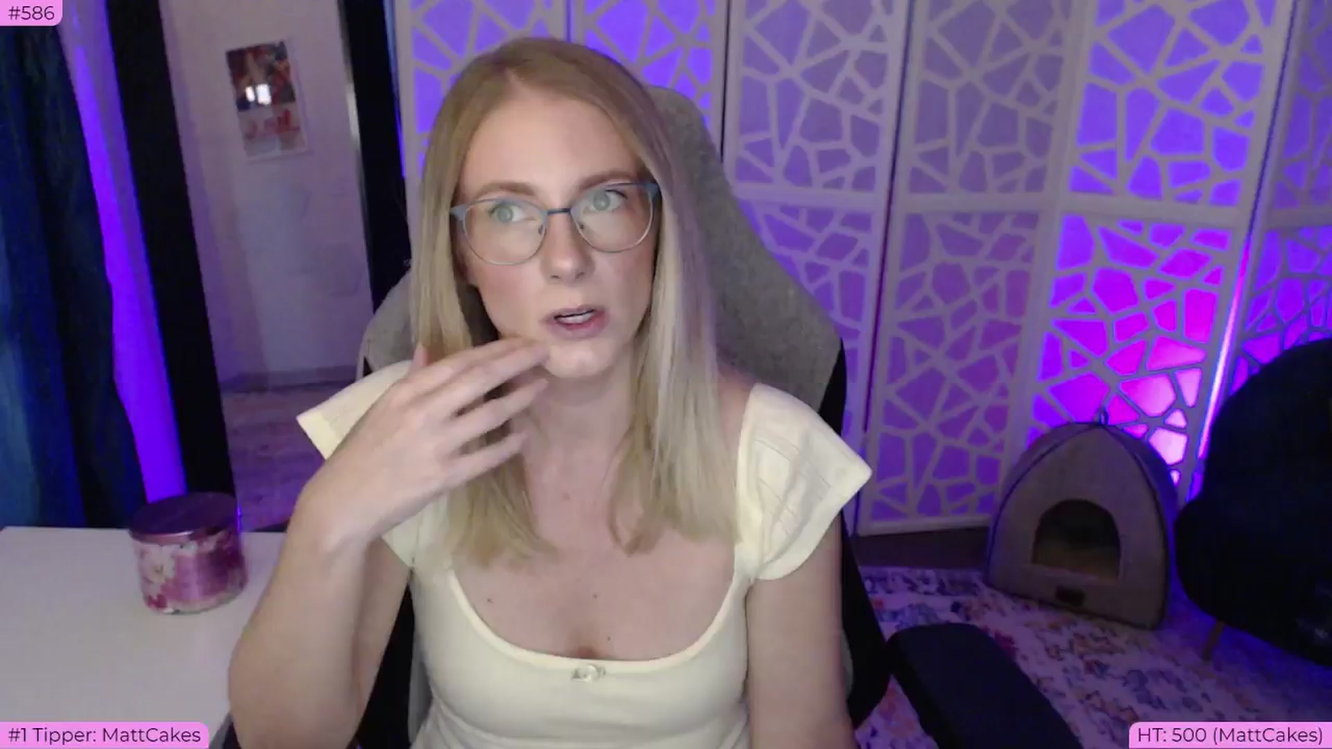 Gallery image thumbnail from BDAYTeecake's myfreecams stream on, 06/22/2024, 02:16 image 13 of 20