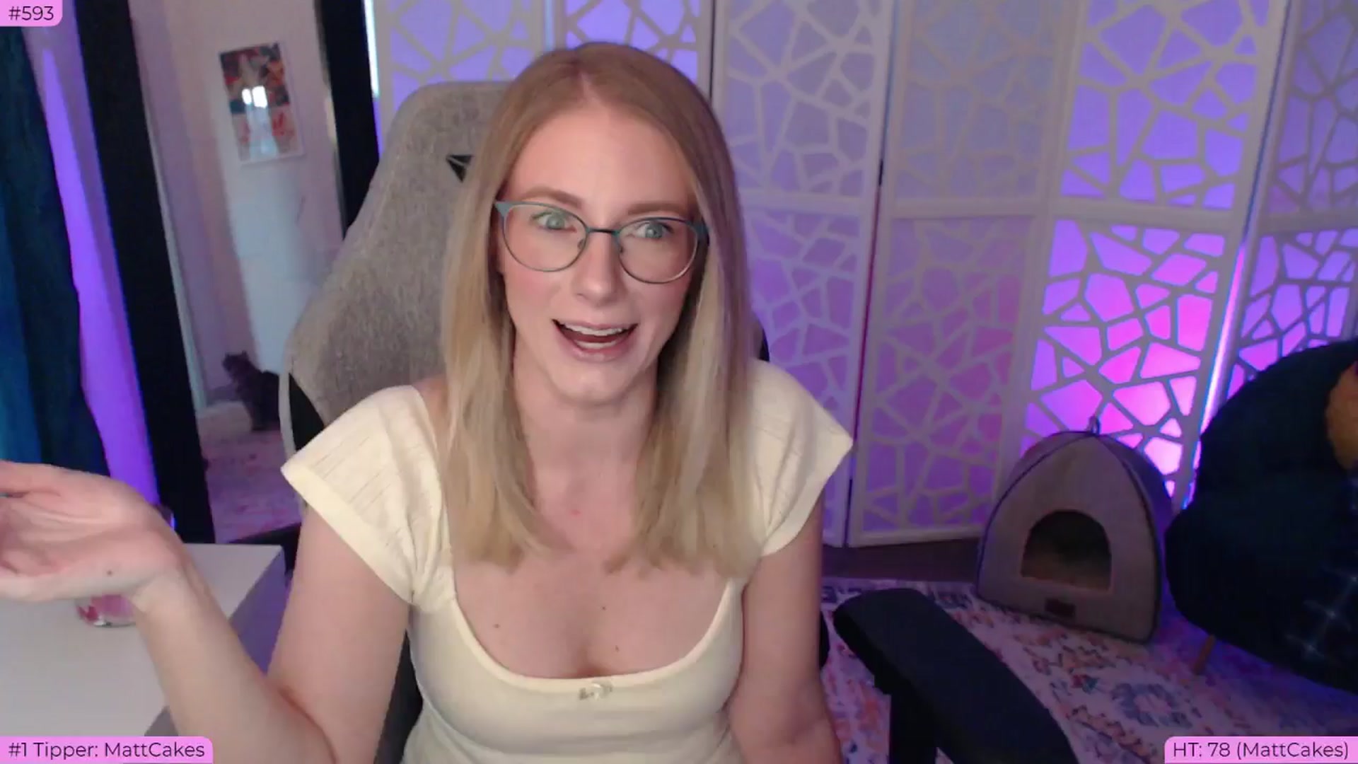 Gallery image thumbnail from BDAYTeecake's myfreecams stream on, 06/22/2024, 02:16 image 8 of 20