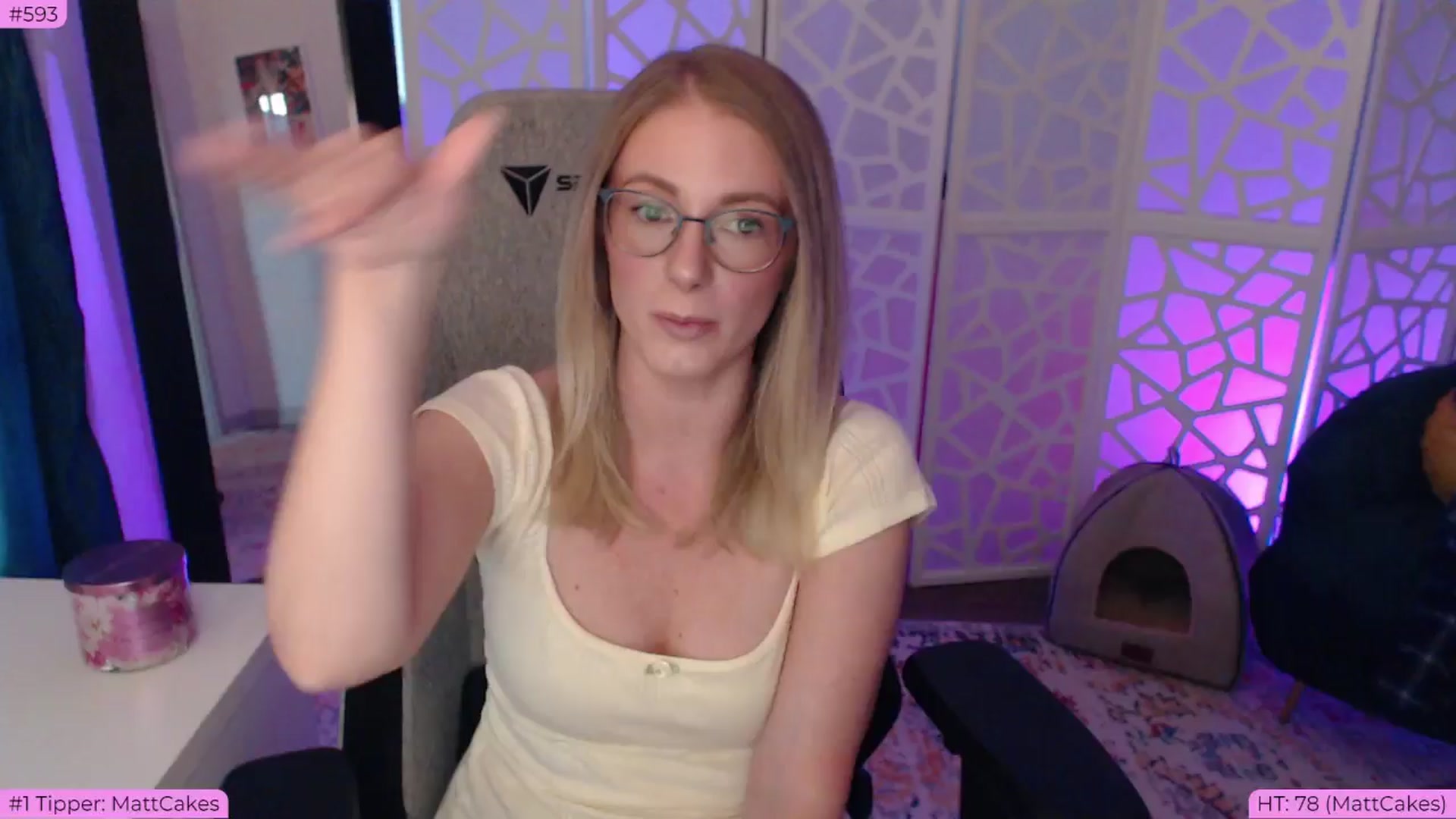 Gallery image thumbnail from BDAYTeecake's myfreecams stream on, 06/22/2024, 02:16 image 9 of 20