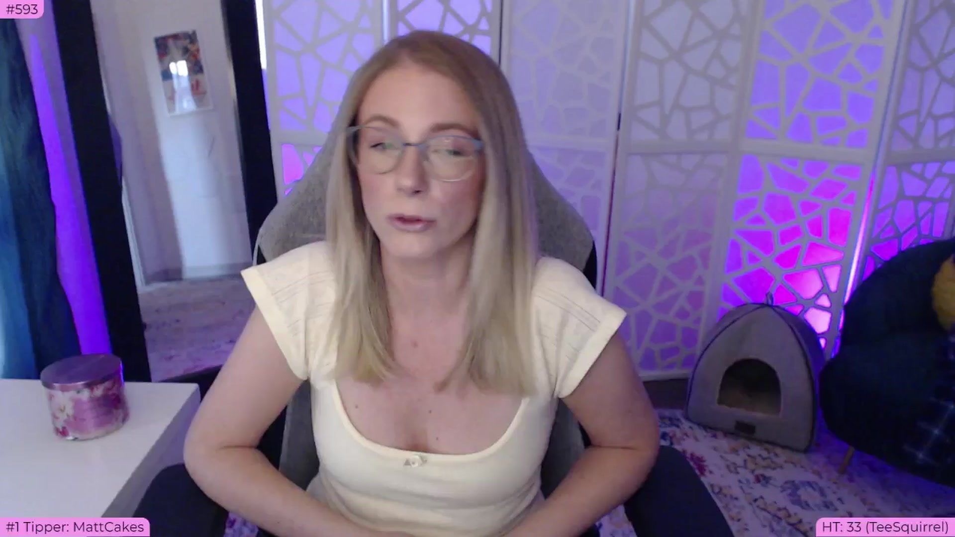 Gallery image thumbnail from BDAYTeecake's myfreecams stream on, 06/22/2024, 02:16 image 4 of 20