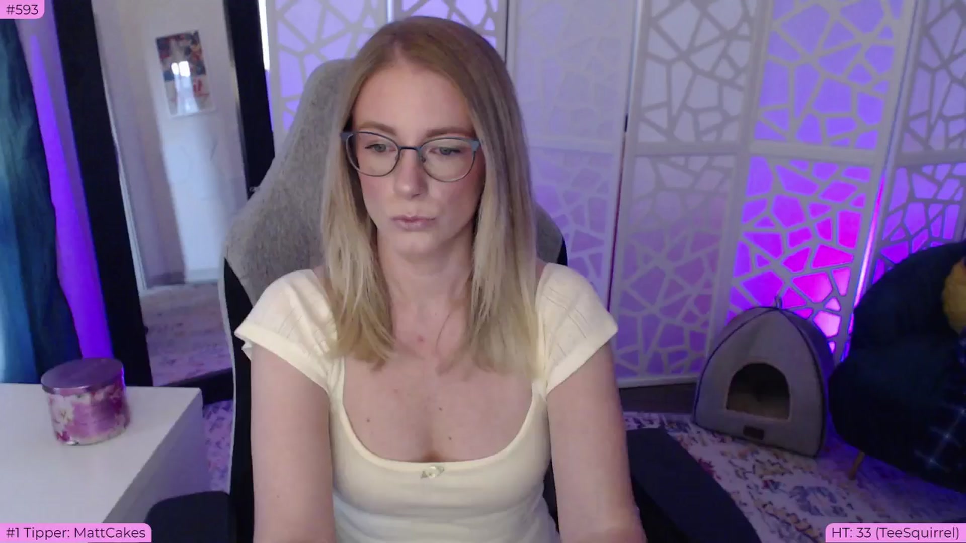 Gallery image thumbnail from BDAYTeecake's myfreecams stream on, 06/22/2024, 02:16 image 3 of 20