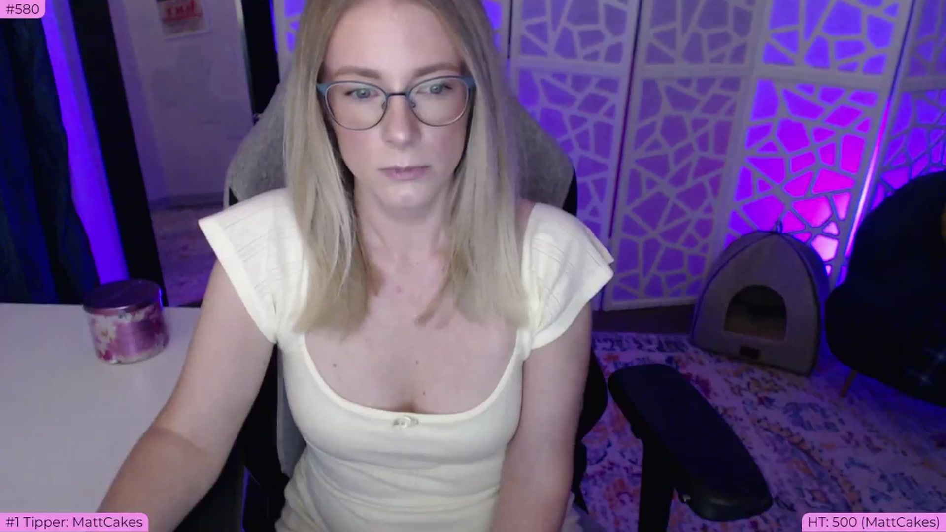 Gallery image thumbnail from BDAYTeecake's myfreecams stream on, 06/22/2024, 02:16 image 20 of 20