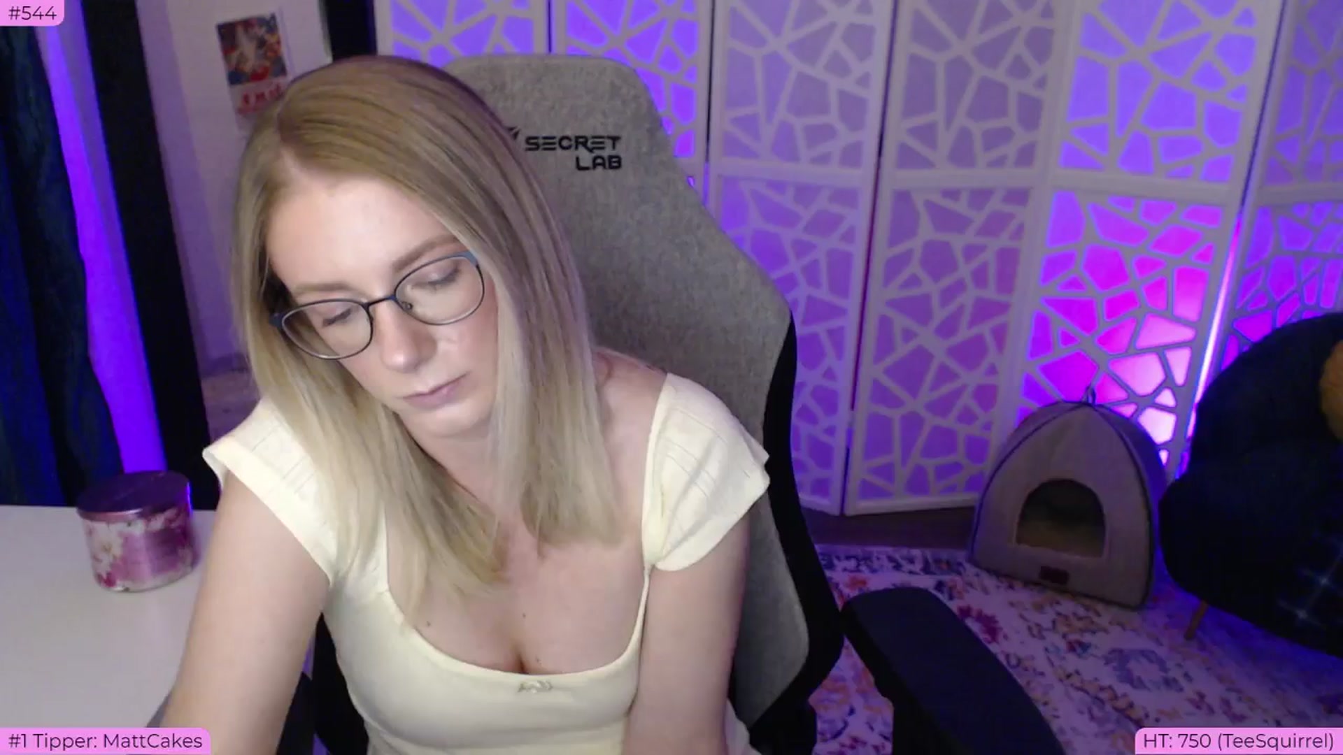 Gallery image thumbnail from BDAYTeecake's myfreecams stream on, 06/22/2024, 03:45 image 15 of 20