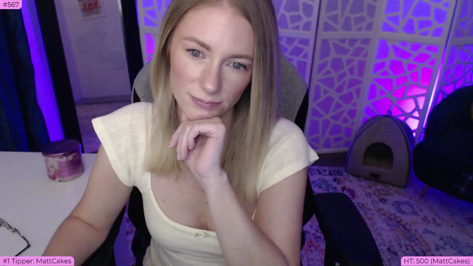 Gallery image thumbnail from BDAYTeecake's myfreecams stream on, 06/22/2024, 03:45 image 1 of 20