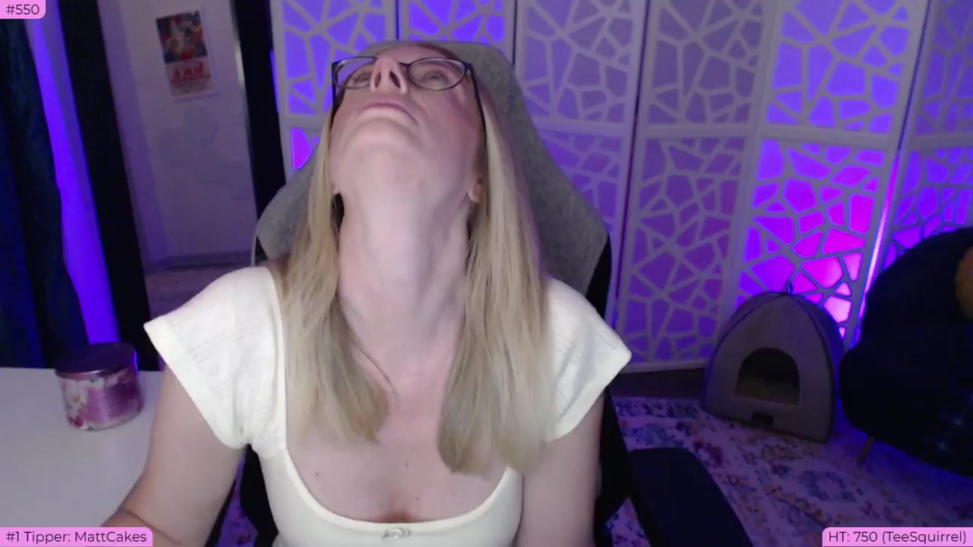 Gallery image thumbnail from BDAYTeecake's myfreecams stream on, 06/22/2024, 03:45 image 12 of 20