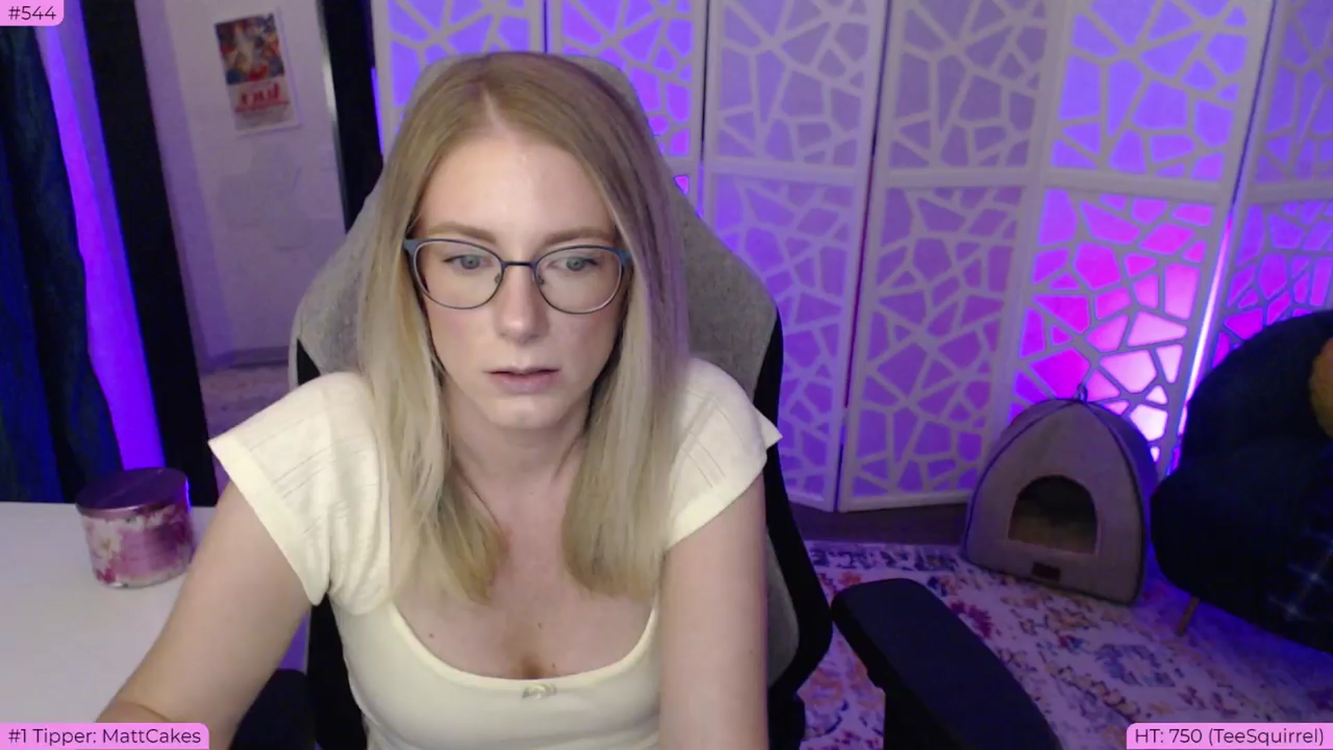 Gallery image thumbnail from BDAYTeecake's myfreecams stream on, 06/22/2024, 03:45 image 16 of 20