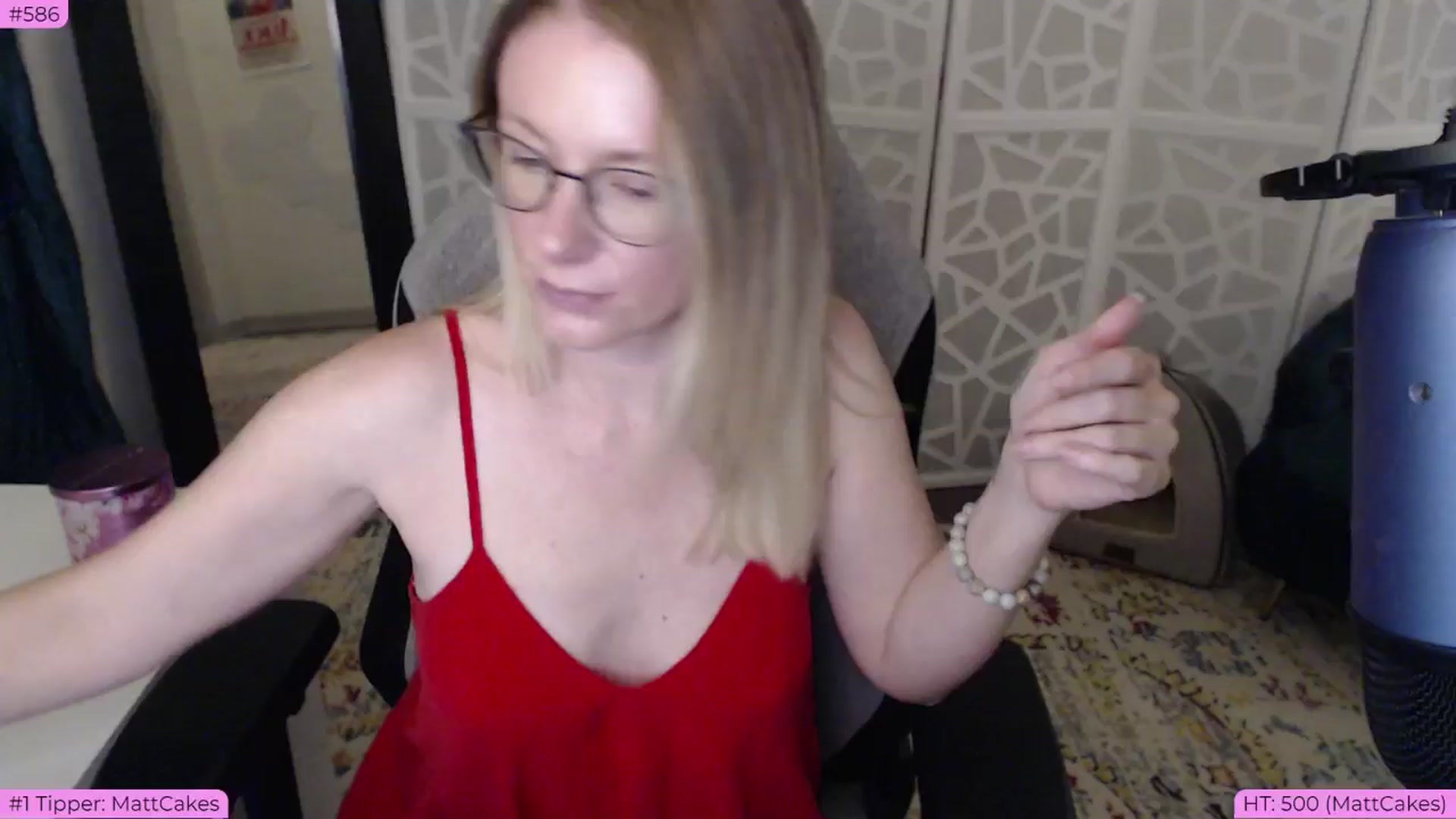 Gallery image thumbnail from BDAYTeecake's myfreecams stream on, 06/24/2024, 03:07 image 12 of 20