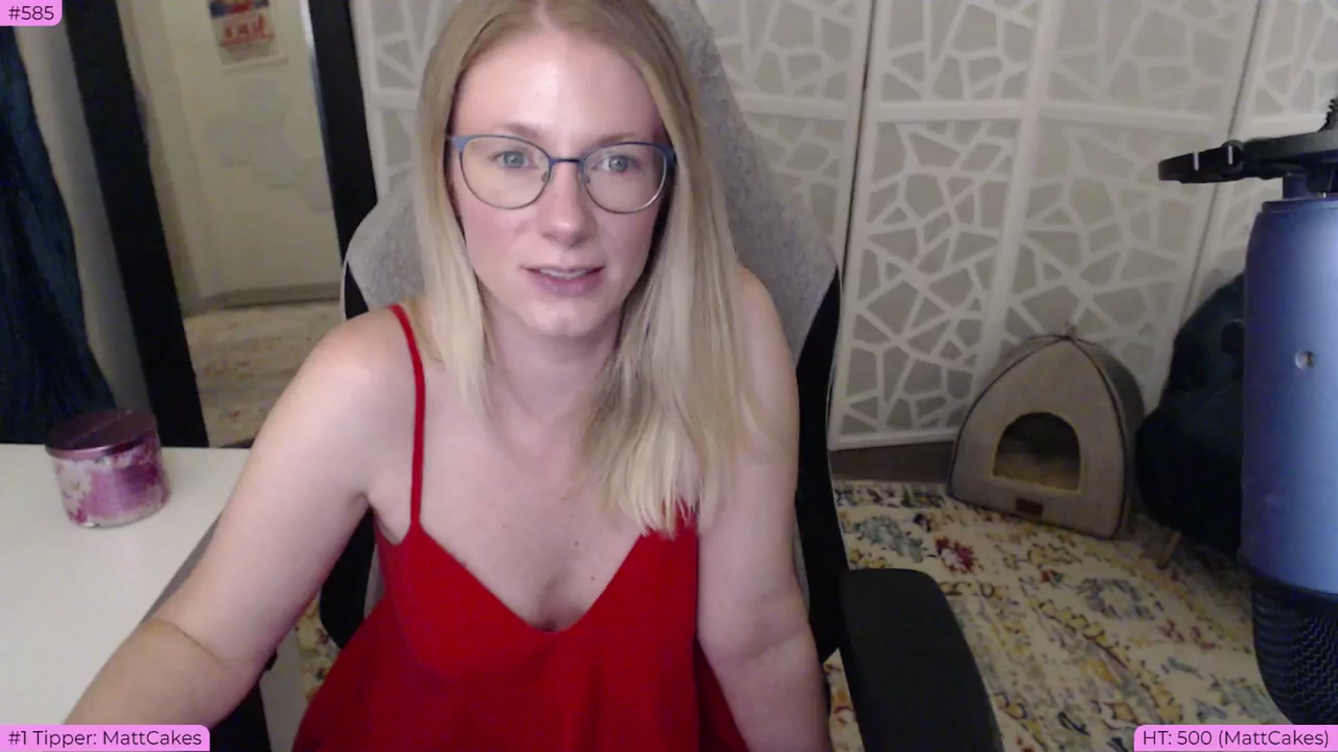 Gallery image thumbnail from BDAYTeecake's myfreecams stream on, 06/24/2024, 03:07 image 13 of 20