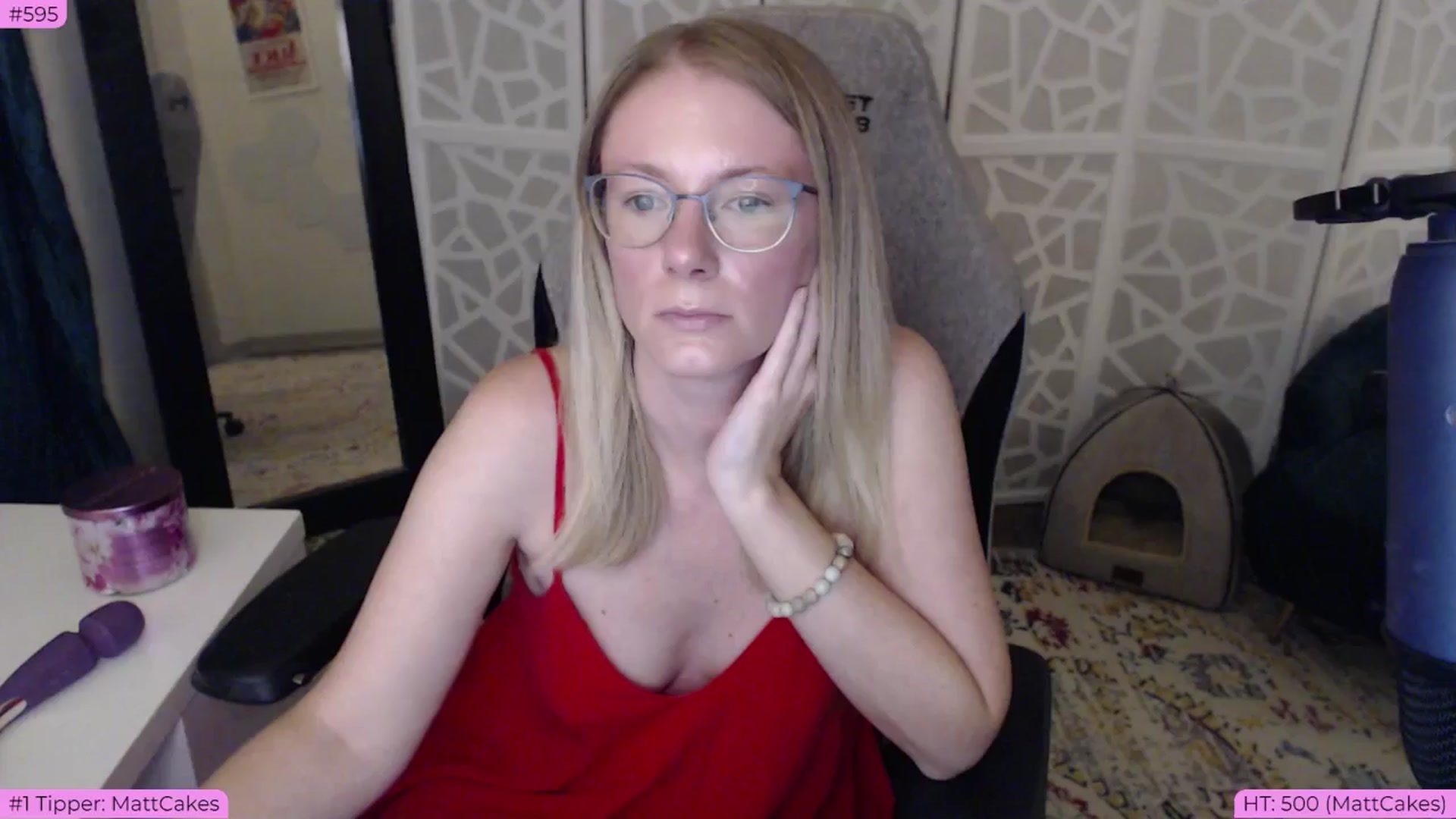Gallery image thumbnail from BDAYTeecake's myfreecams stream on, 06/24/2024, 03:07 image 4 of 20