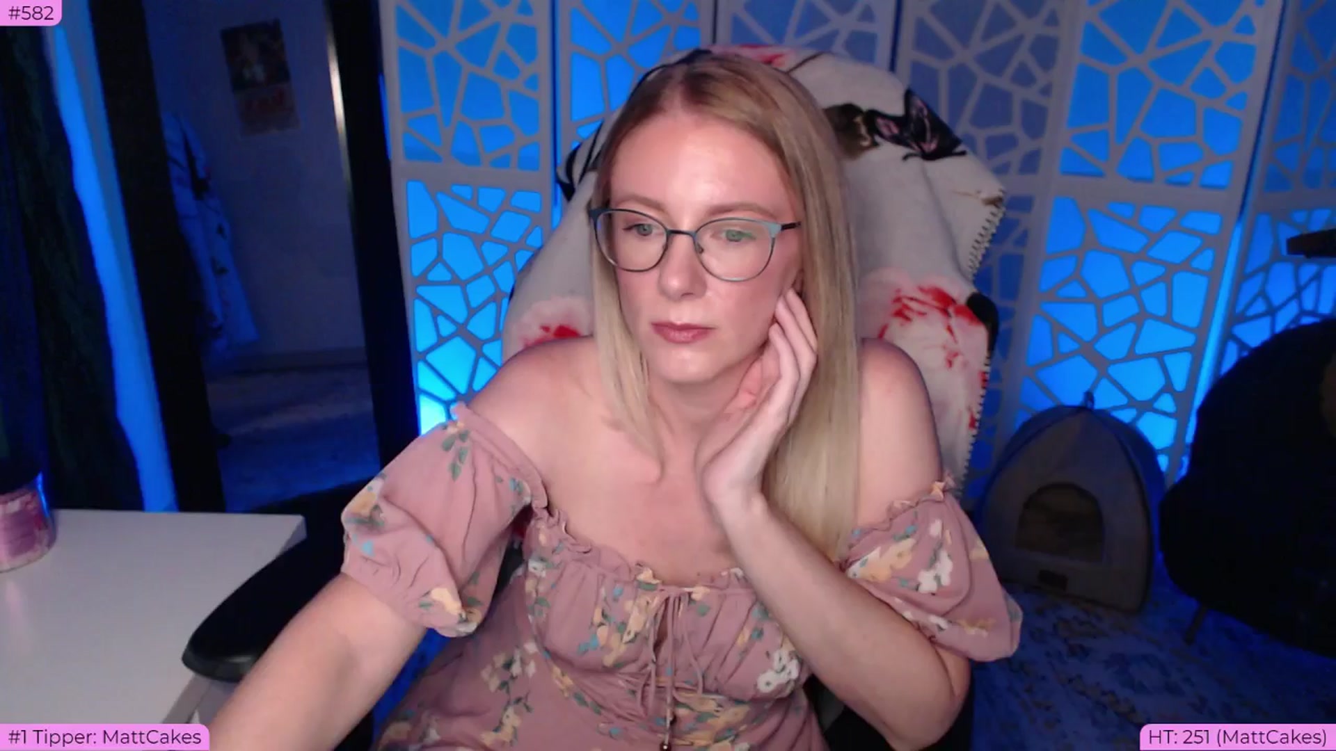Gallery image thumbnail from BDAYTeecake's myfreecams stream on, 06/25/2024, 03:26 image 9 of 20