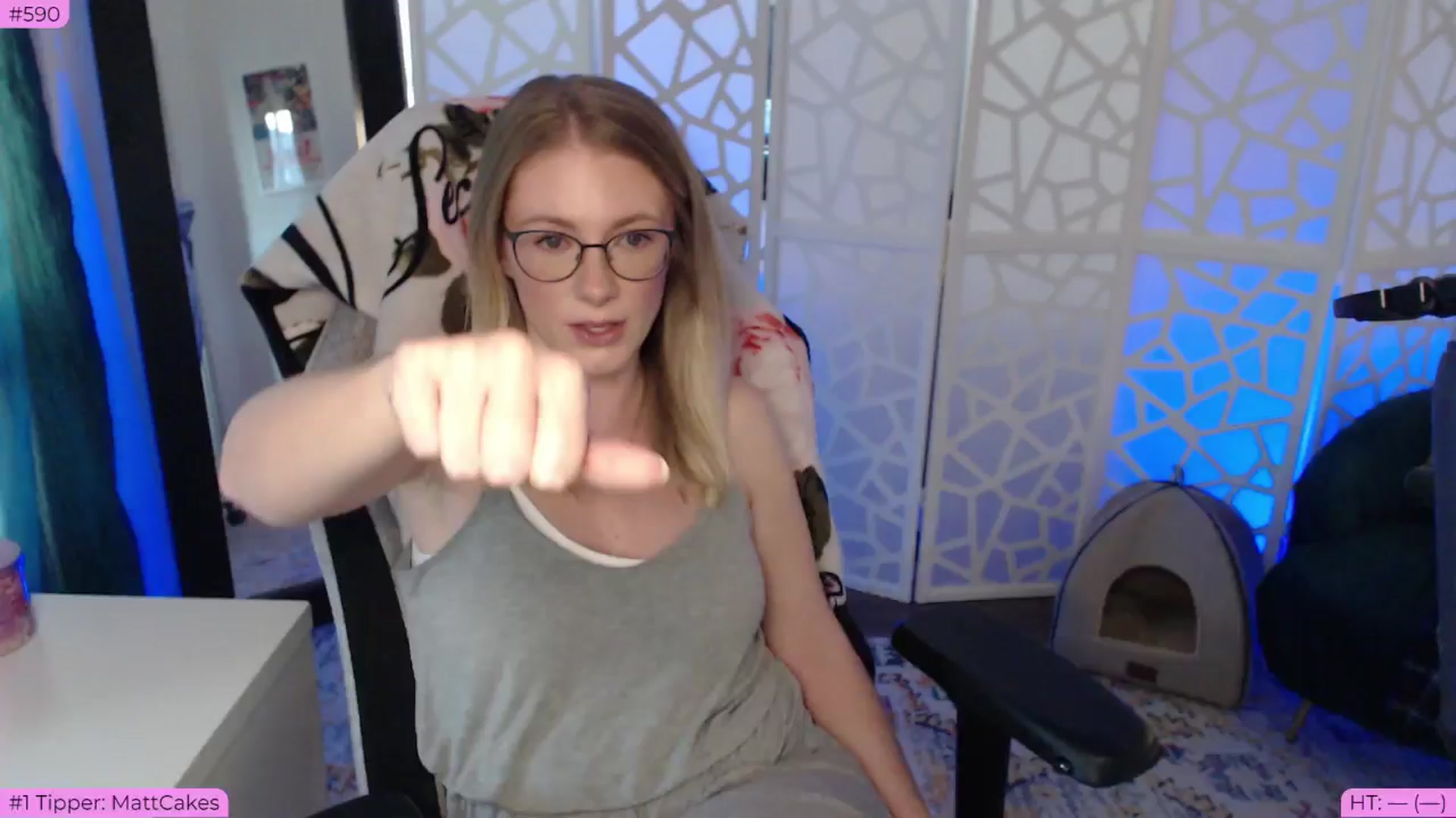 Gallery image thumbnail from BDAYTeecake's myfreecams stream on, 06/26/2024, 01:57 image 2 of 20