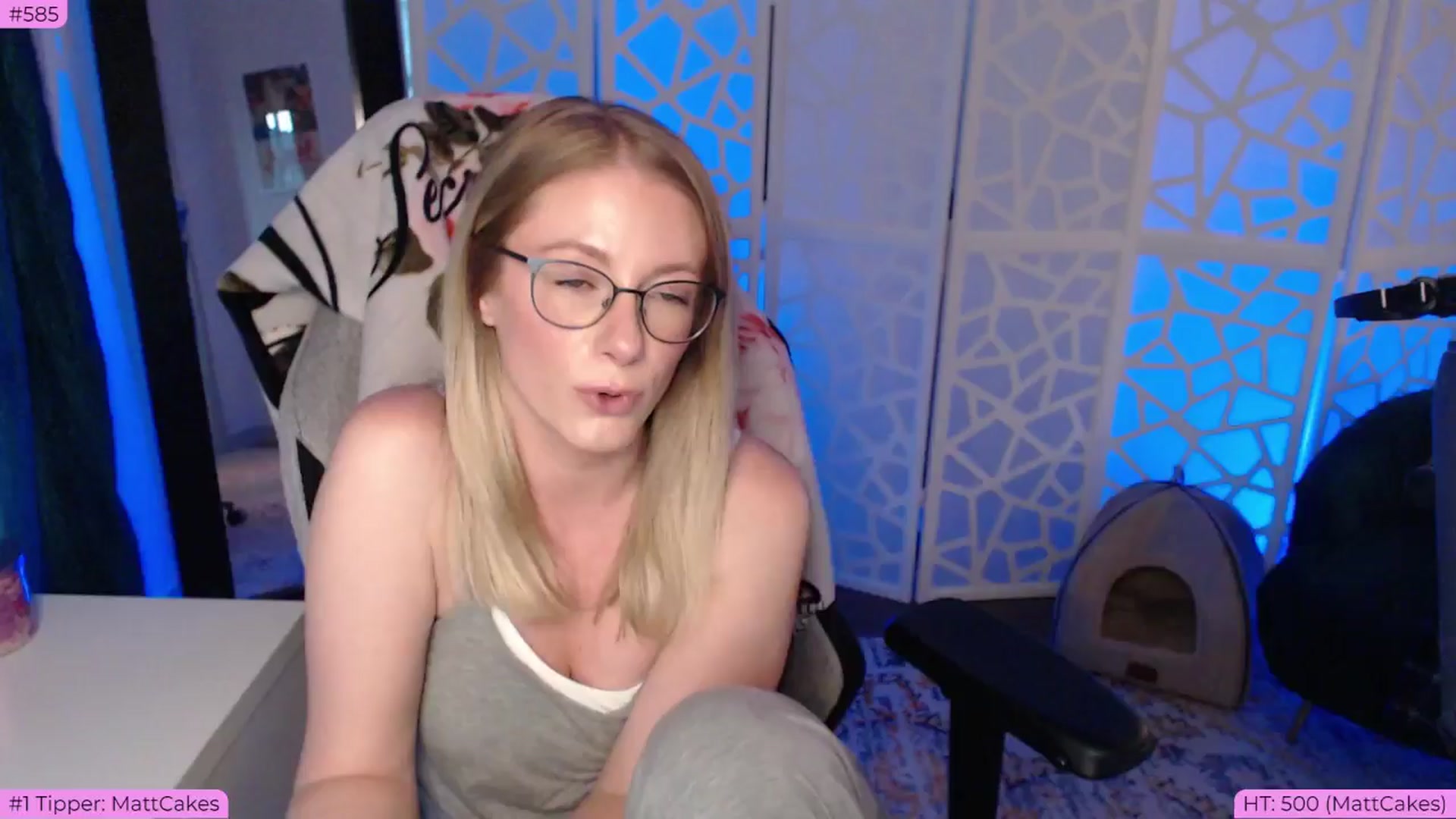 Gallery image thumbnail from BDAYTeecake's myfreecams stream on, 06/26/2024, 01:57 image 13 of 20