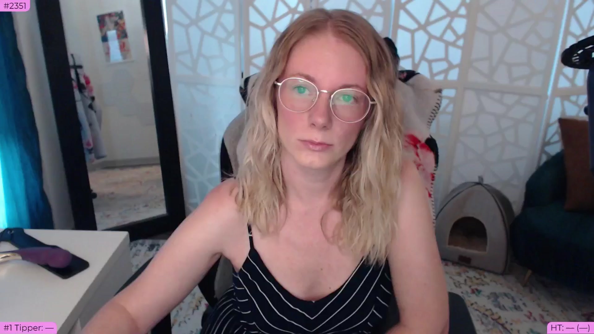 Gallery image thumbnail from BDAYTeecake's myfreecams stream on, 07/03/2024, 24:02 image 10 of 20