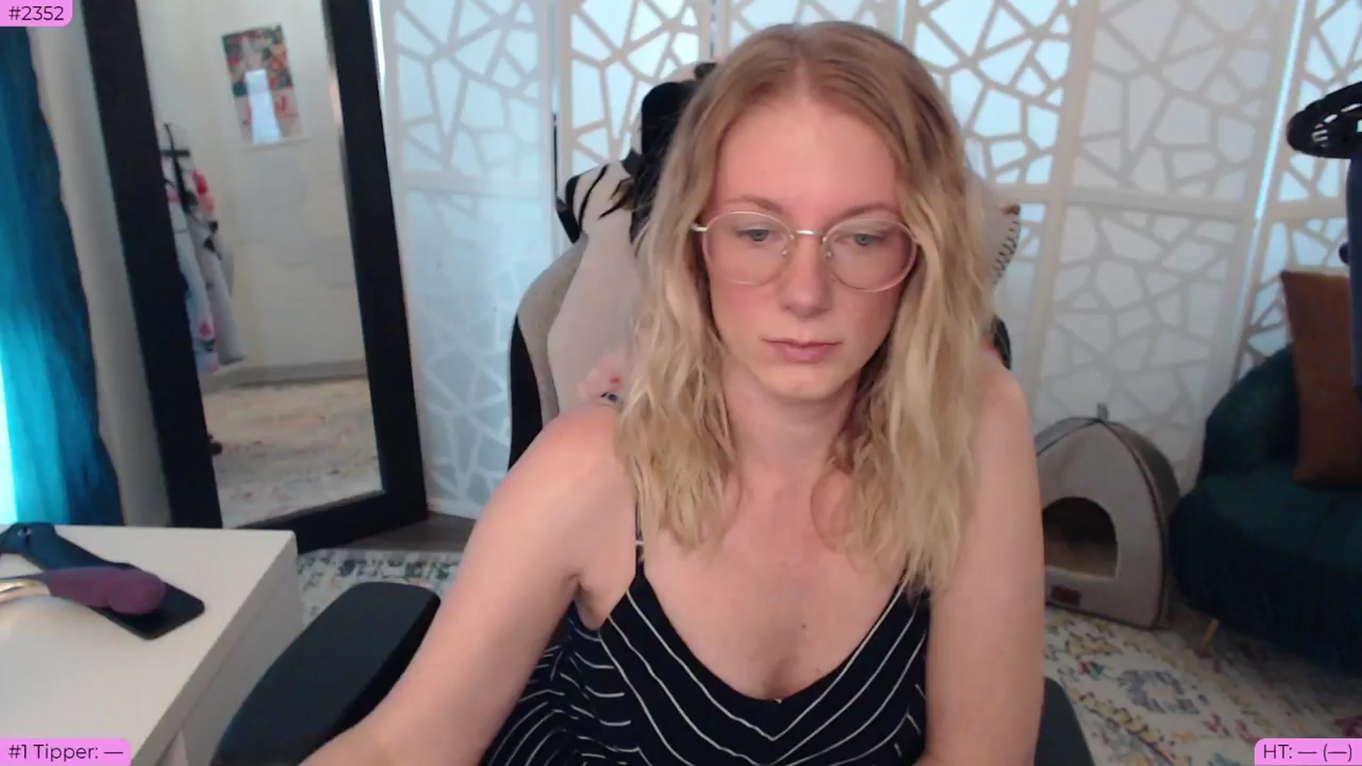 Gallery image thumbnail from BDAYTeecake's myfreecams stream on, 07/03/2024, 24:02 image 11 of 20