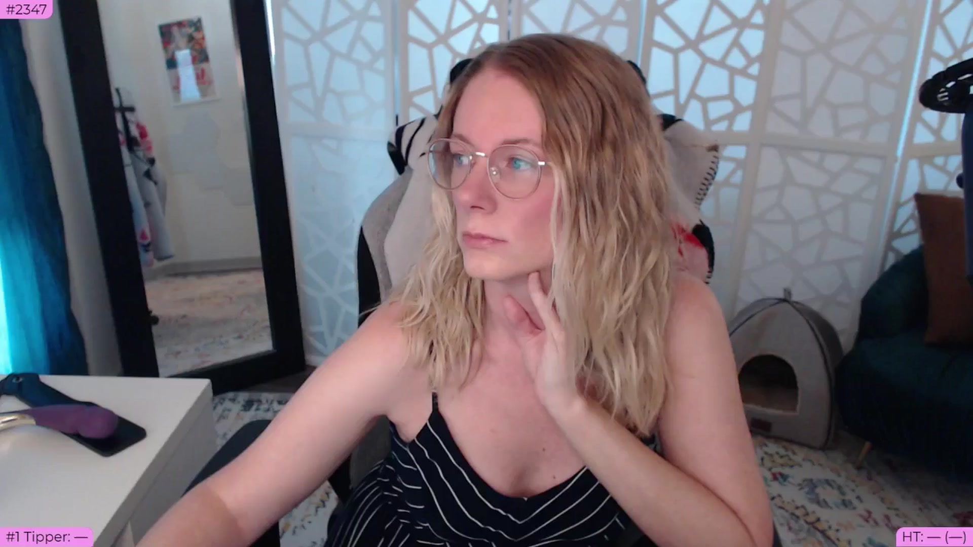 Gallery image thumbnail from BDAYTeecake's myfreecams stream on, 07/03/2024, 24:02 image 6 of 20