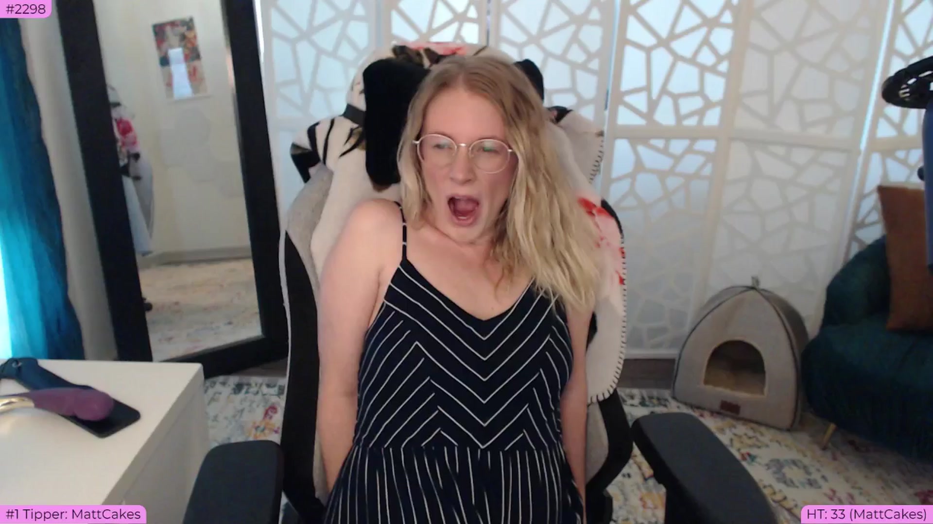 Gallery image thumbnail from BDAYTeecake's myfreecams stream on, 07/03/2024, 24:02 image 15 of 20