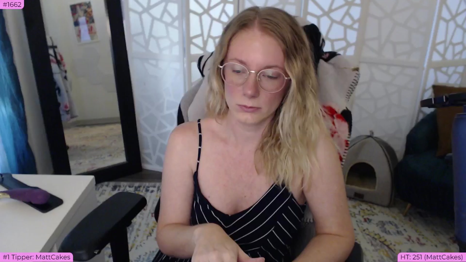 Gallery image thumbnail from BDAYTeecake's myfreecams stream on, 07/03/2024, 02:42 image 4 of 20