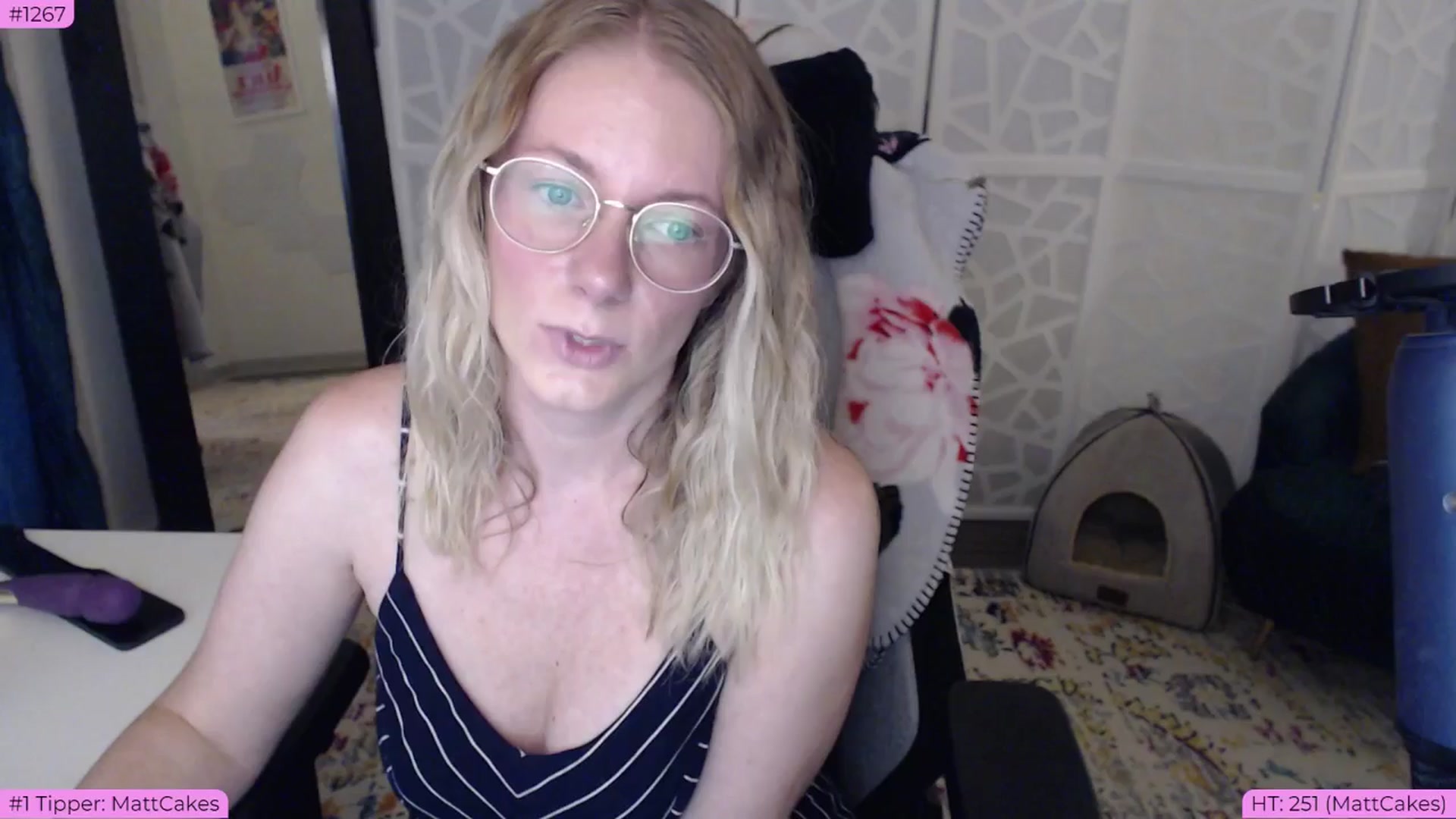 Gallery image thumbnail from BDAYTeecake's myfreecams stream on, 07/03/2024, 02:42 image 12 of 20